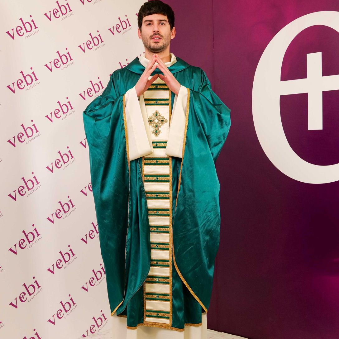 Casula in Seta con Stolone Ricamato (Colori Liturgici, Rosa e Celeste Disponibili)