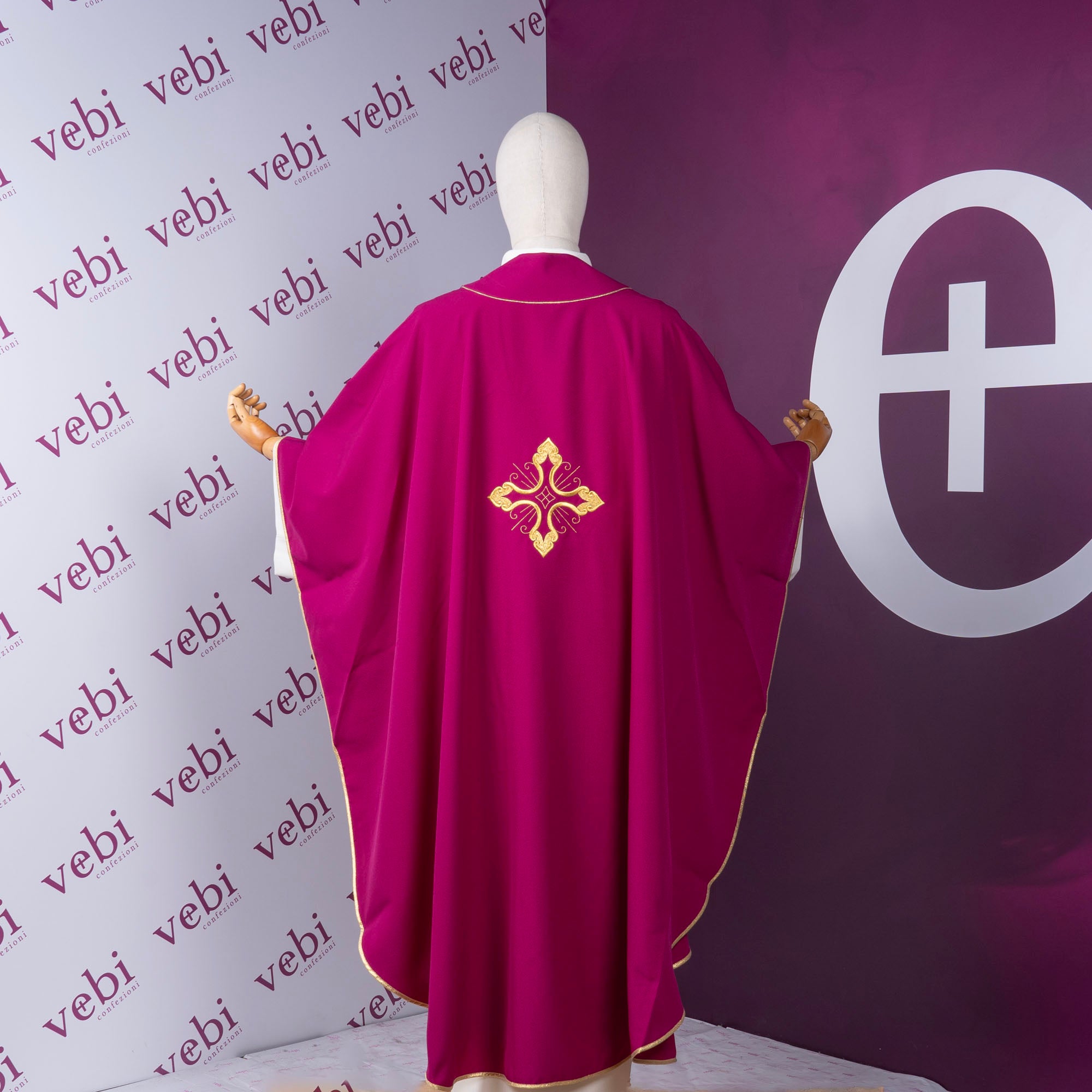 Casula Sacerdotale Ricamo Croce Oro Disponibile Colori Lit. + Rosa, Morello, Nero