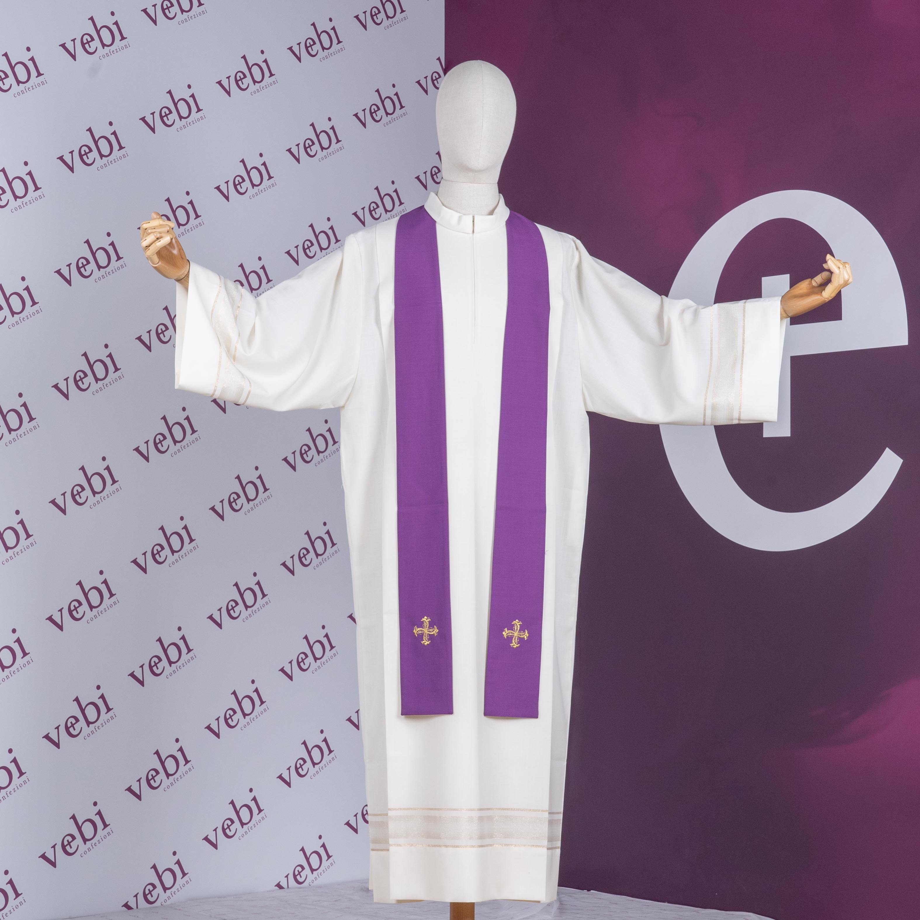 Casula con Ricamo Croce in Oro (Colori Liturgici, Morello e Rosa Disponibili)