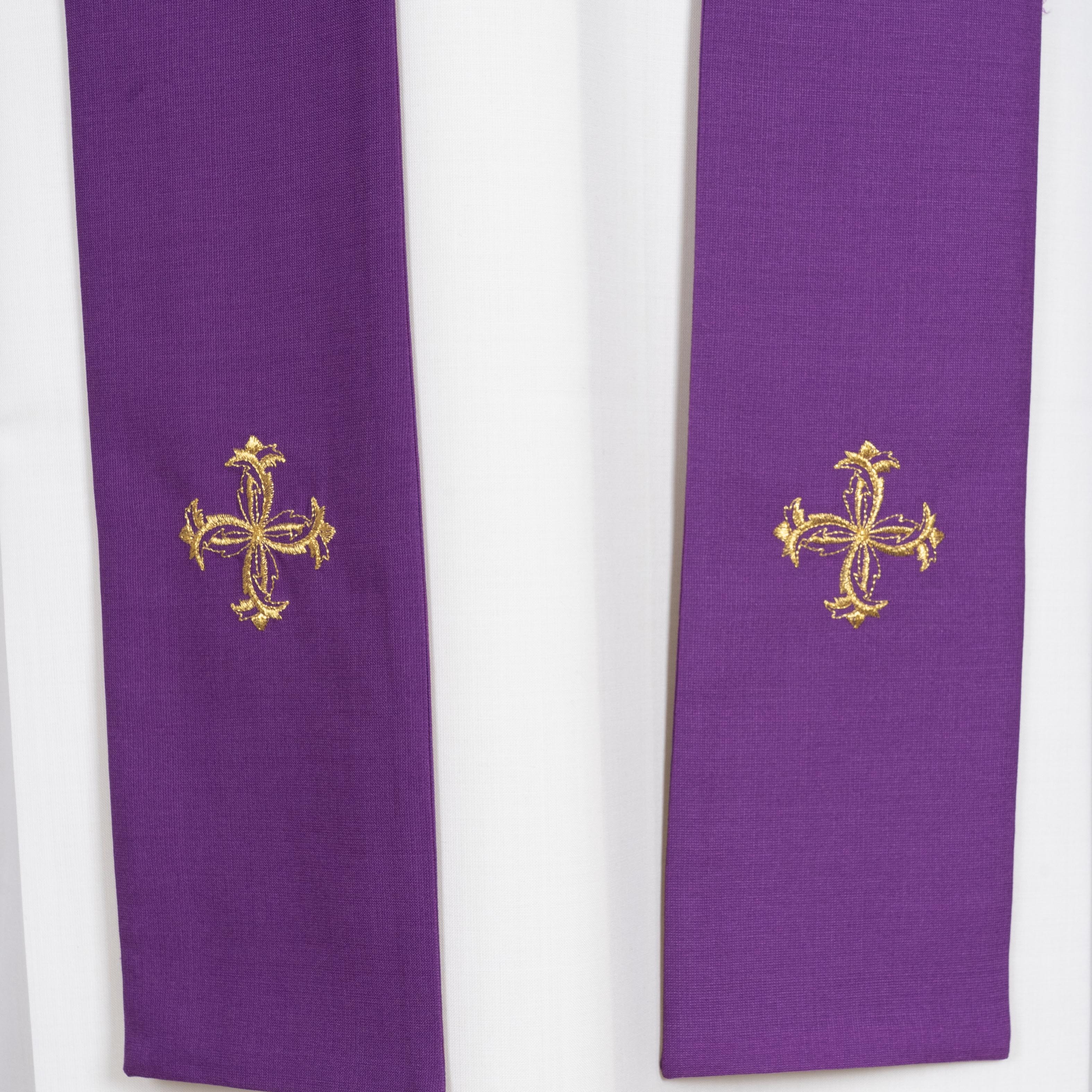 Casula con Ricamo Croce in Oro (Colori Liturgici, Morello e Rosa Disponibili)