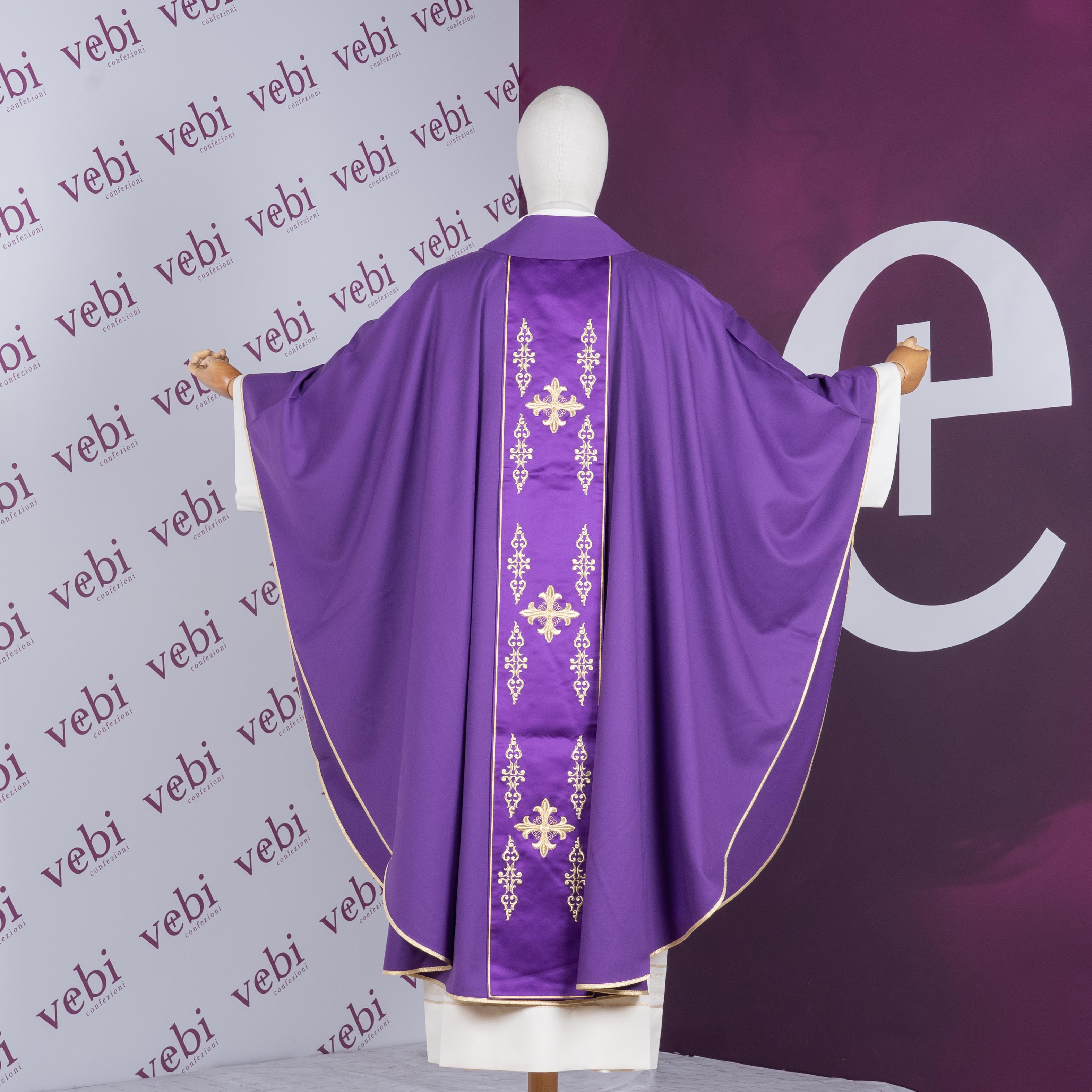 Casula da Sacerdote in Lana con Stolone Ricamato Oro (Colori Liturgici Disponibili)