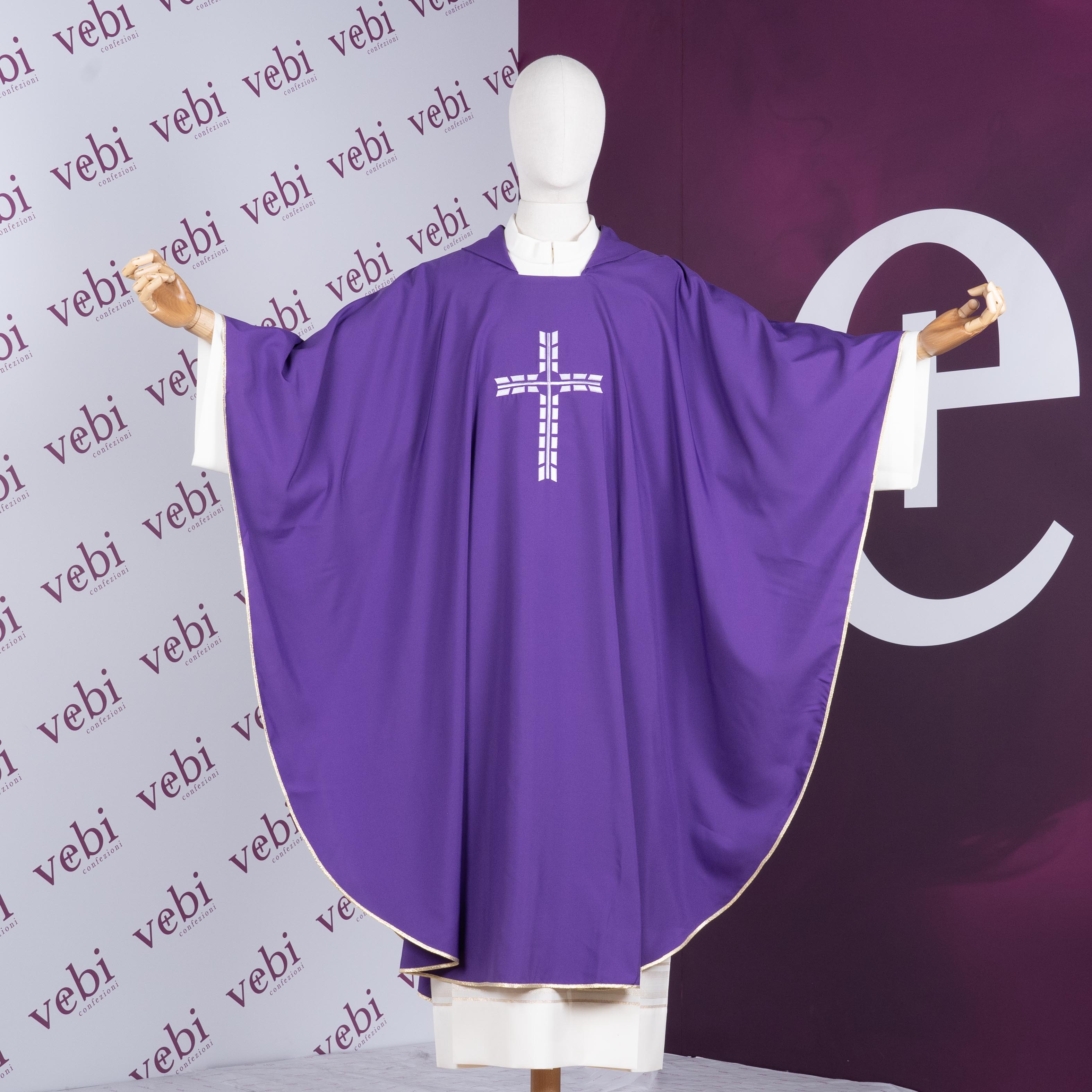 Casula Sacerdotale in Poliestere Leggero Croce Spezzata (Disp. Colori Liturgici)