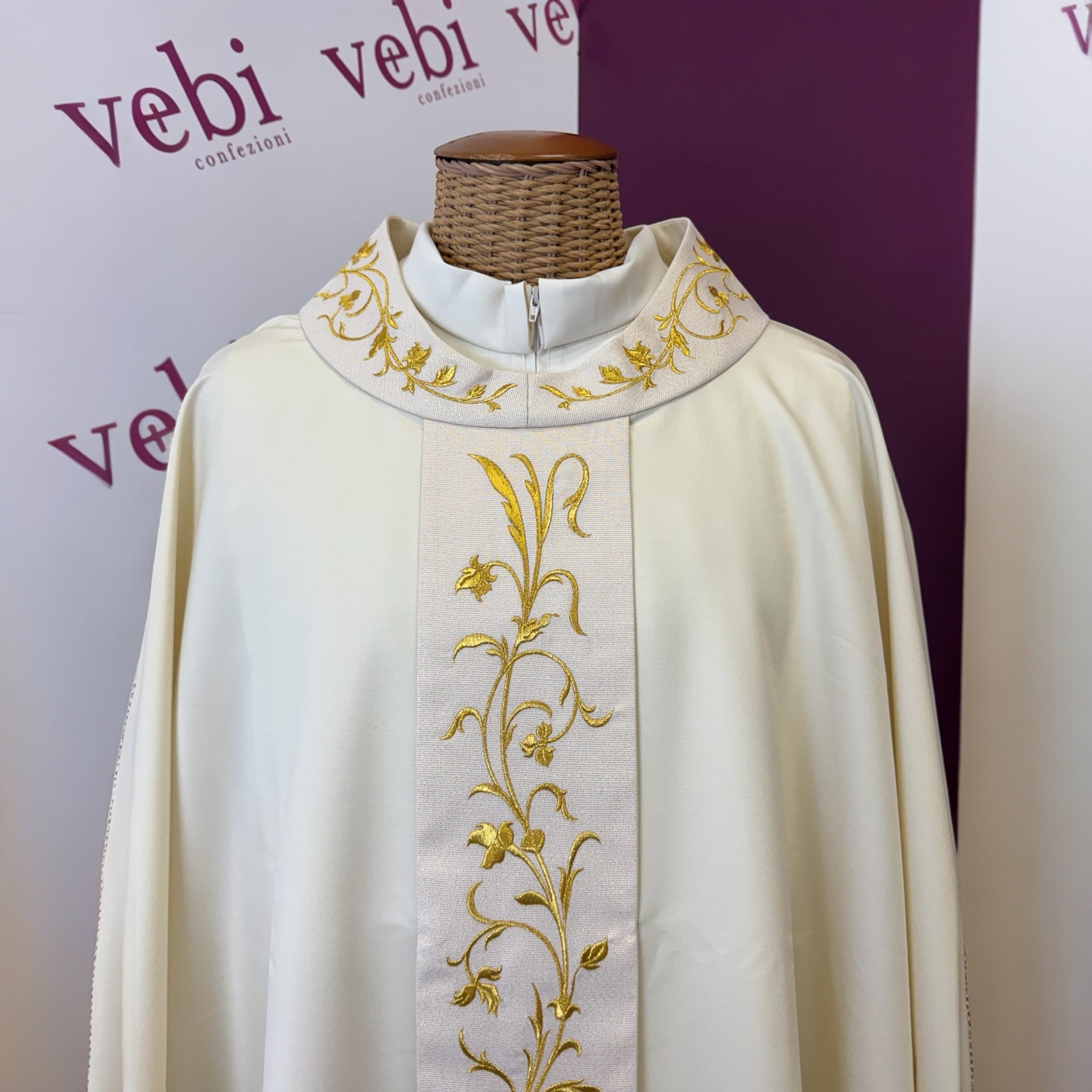 Casula Solenne Marini Ricamo Floreale Oro (Disp. 4 Colori Liturgici e Mariana)