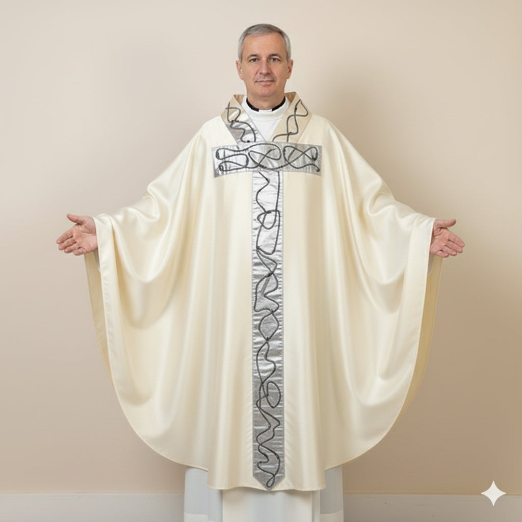 Casula in Seta con Stolone Argento