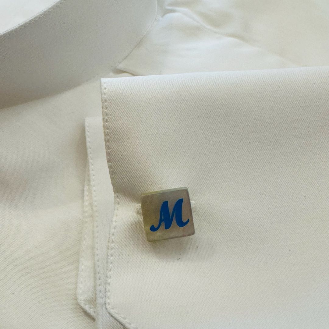 Gemelli Quadrati Madreperla con Monogramma M Azzurro