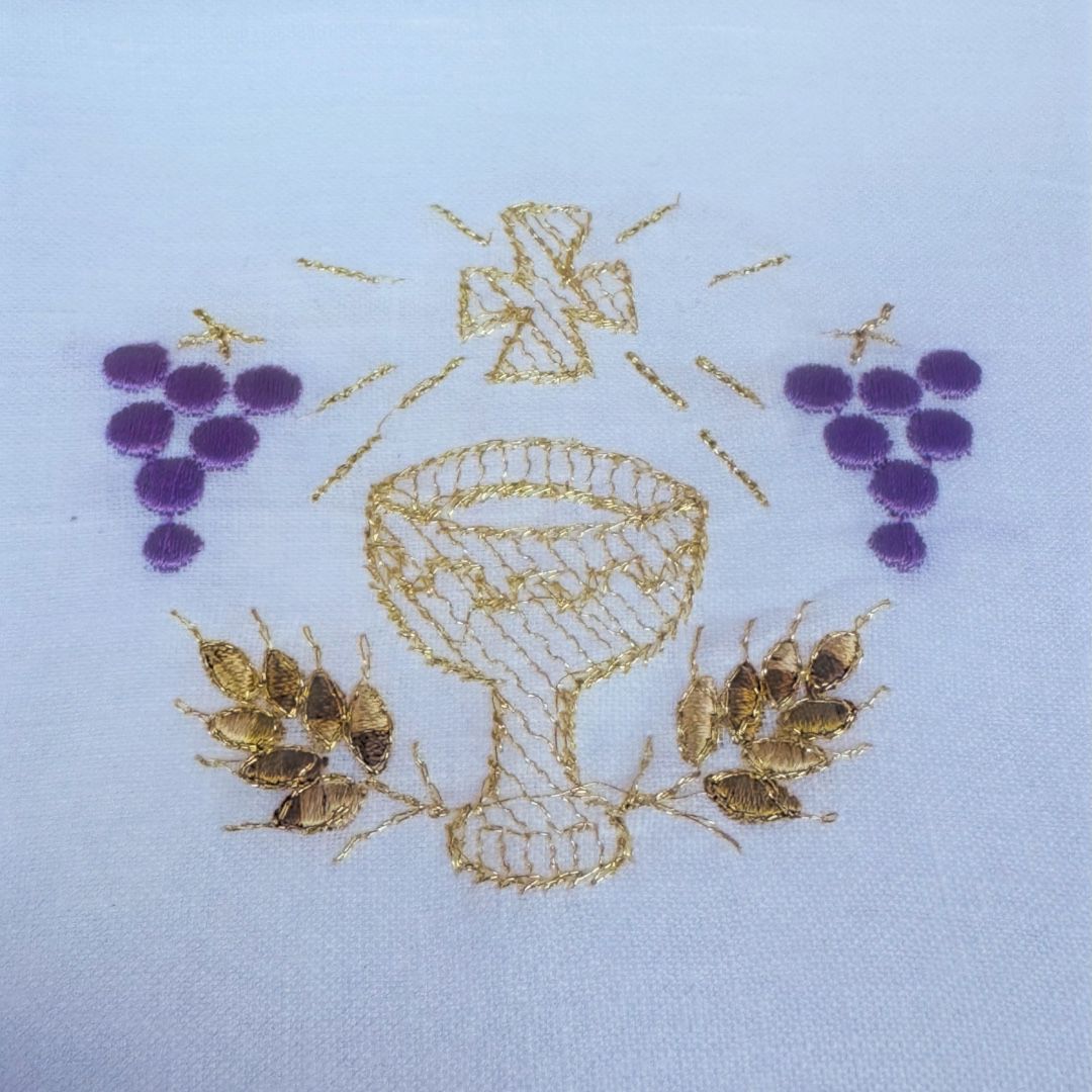 Servizio Messa in Puro Lino Ricamo Calice e Grappoli Colorati