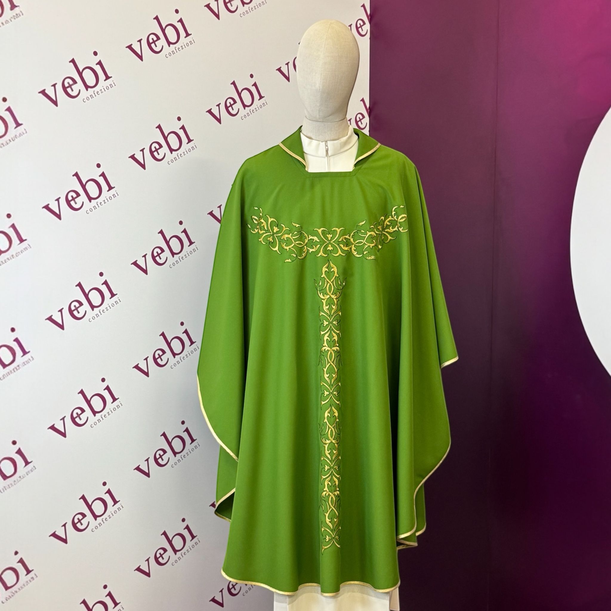 Casula Liturgica Ricamo Arabesco (Colori Liturgici Diponibili)