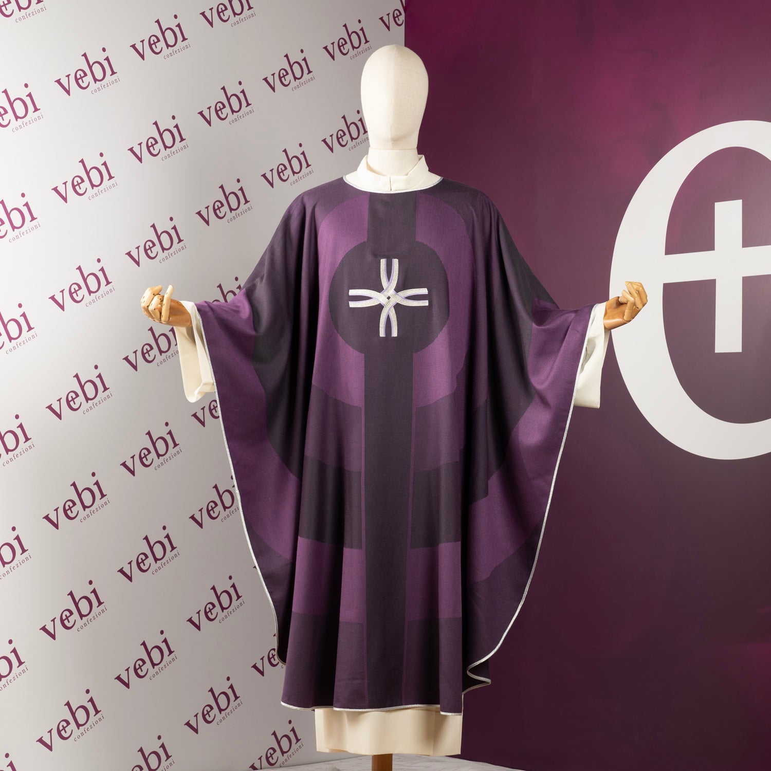 Casula in Lana con Motivo Geometrico Moderno (Colori Liturgici Disponibili)