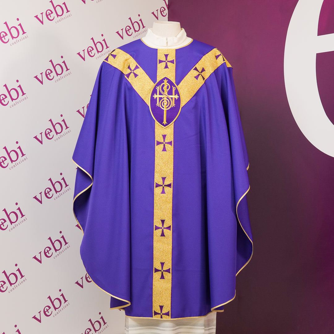 Casula in Poliestere con Gallone Oro, Croci e Ovale IHS (Colori Liturgici Disponibili)