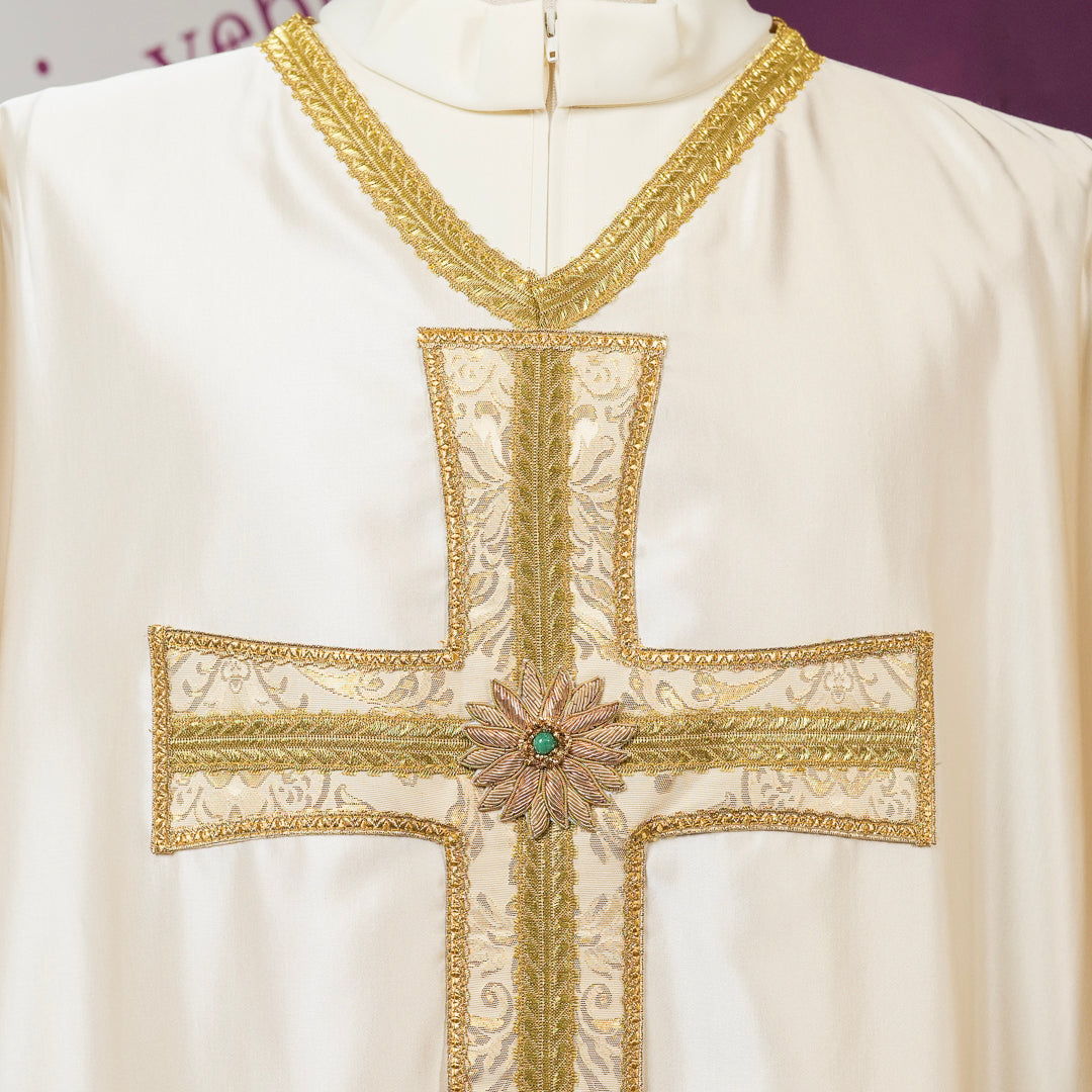 Casula Avorio in Raso di Seta con Lunga Croce in Damasco di Seta (Colori Liturgici Disp.)
