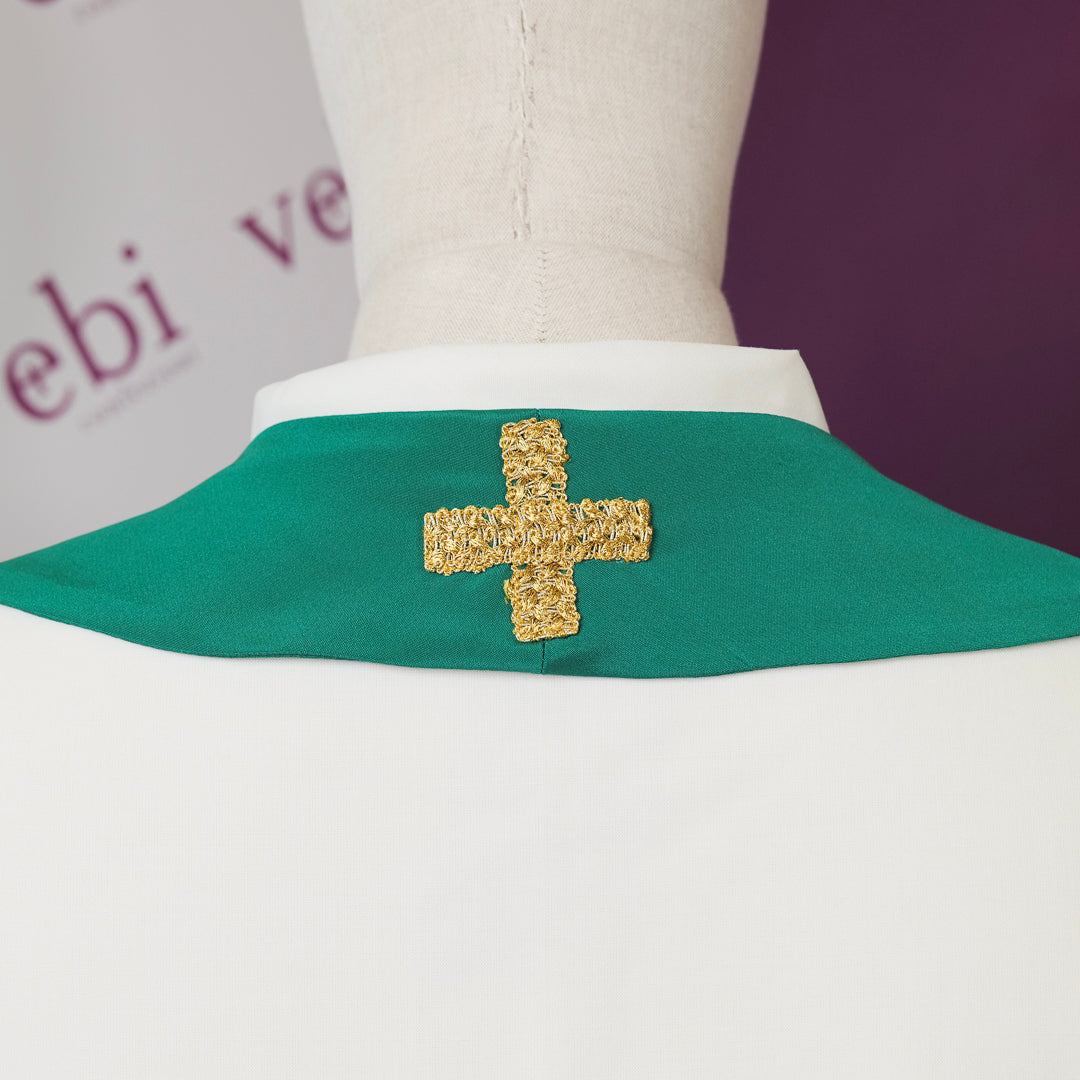 Casula in Seta Verde con Croce Tau in Passamaneria Oro