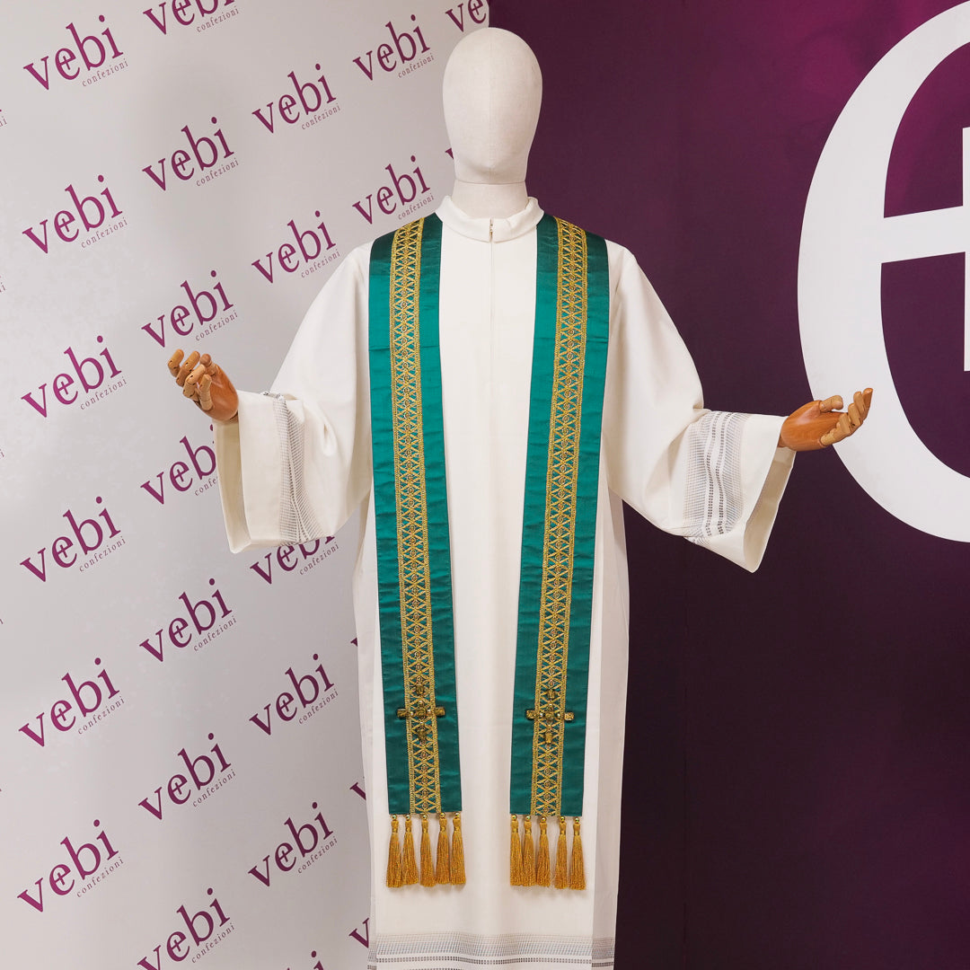 Stola in Shantung di Seta Verde con Passamaneria Oro e Croci