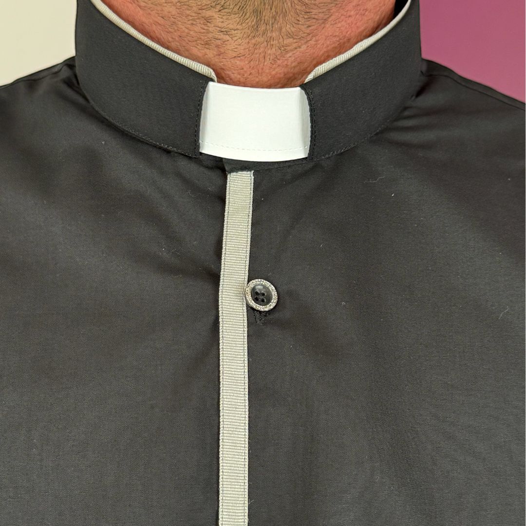 Camicia da Sacerdote Nera Manica Lunga con Bordino Grigio Collo Clergy in Misto Cotone