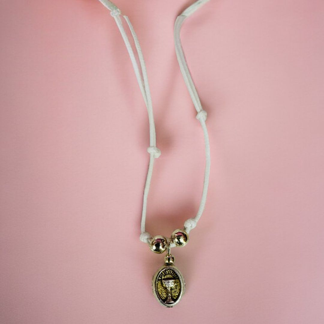 Collana con Cordoncino e Confezione con Cartoncino