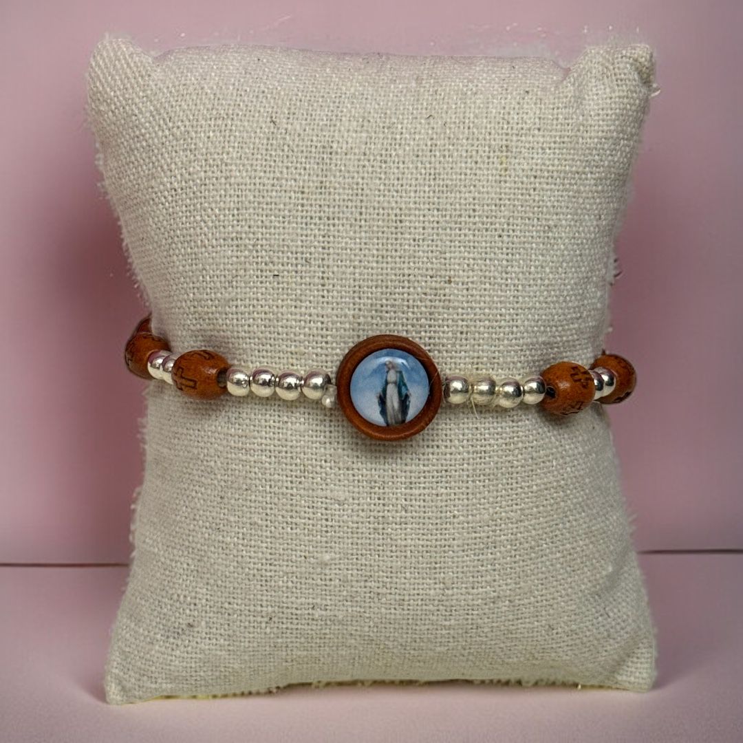 Bracciale Elastico Legno mm 10 Croci Incise con Tondo Madonna Miracolosa