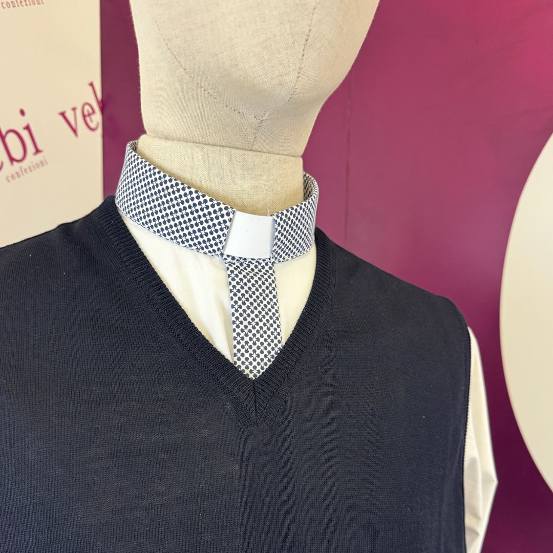 Gilet Invernale per Sacerdote Scollo a V Misto Lana (Nero e Blu Disponibili)