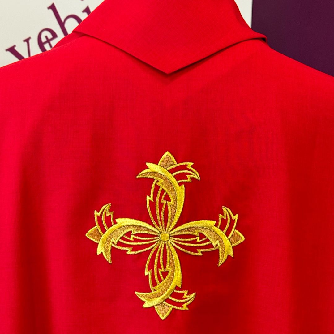 Casula Rossa in Misto Lana con Ricamo Croce in Oro