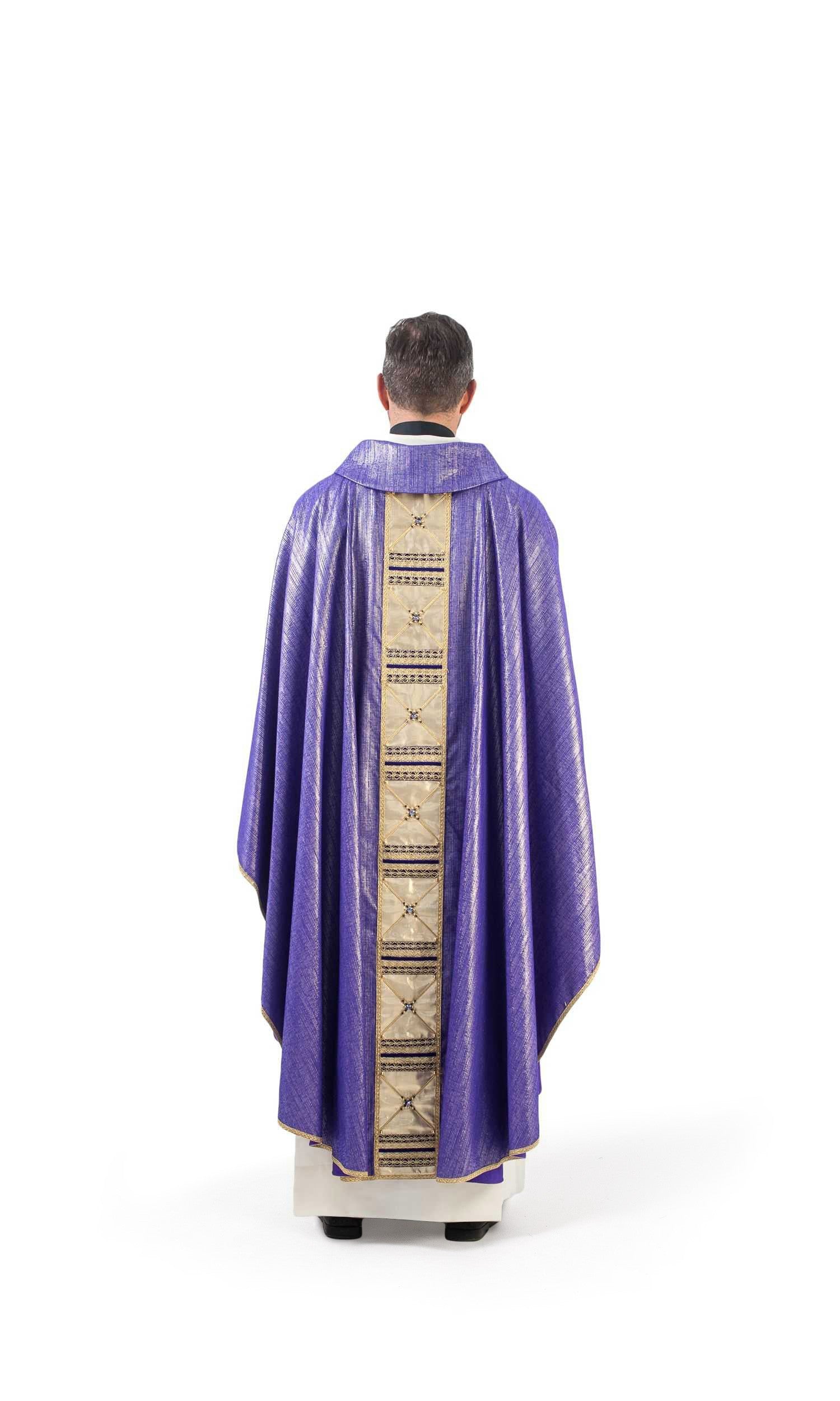 Casula sacerdotale viola realizzata in seta-lana e lurex