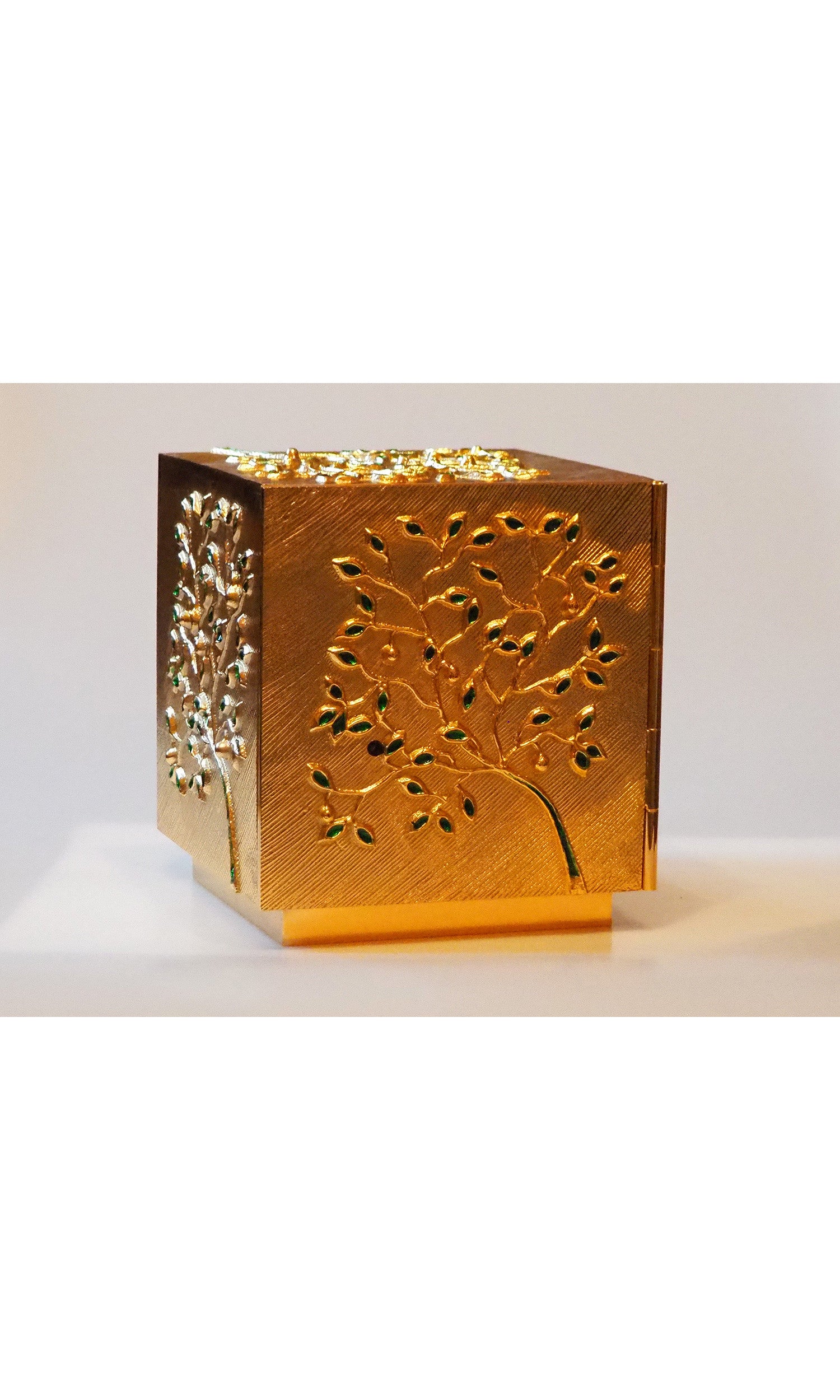 tabernacolo In Bronzo Fuso Dorato e Smalti Verdi