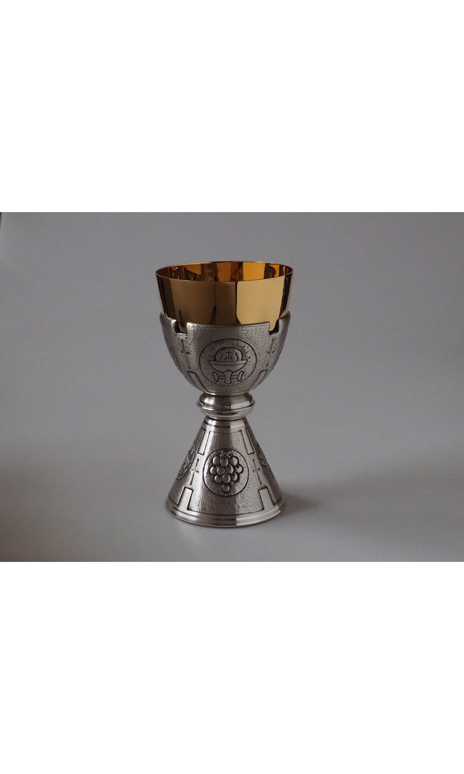 Calice cesellato color Argento con Coppa Oro Altezza 17 cm