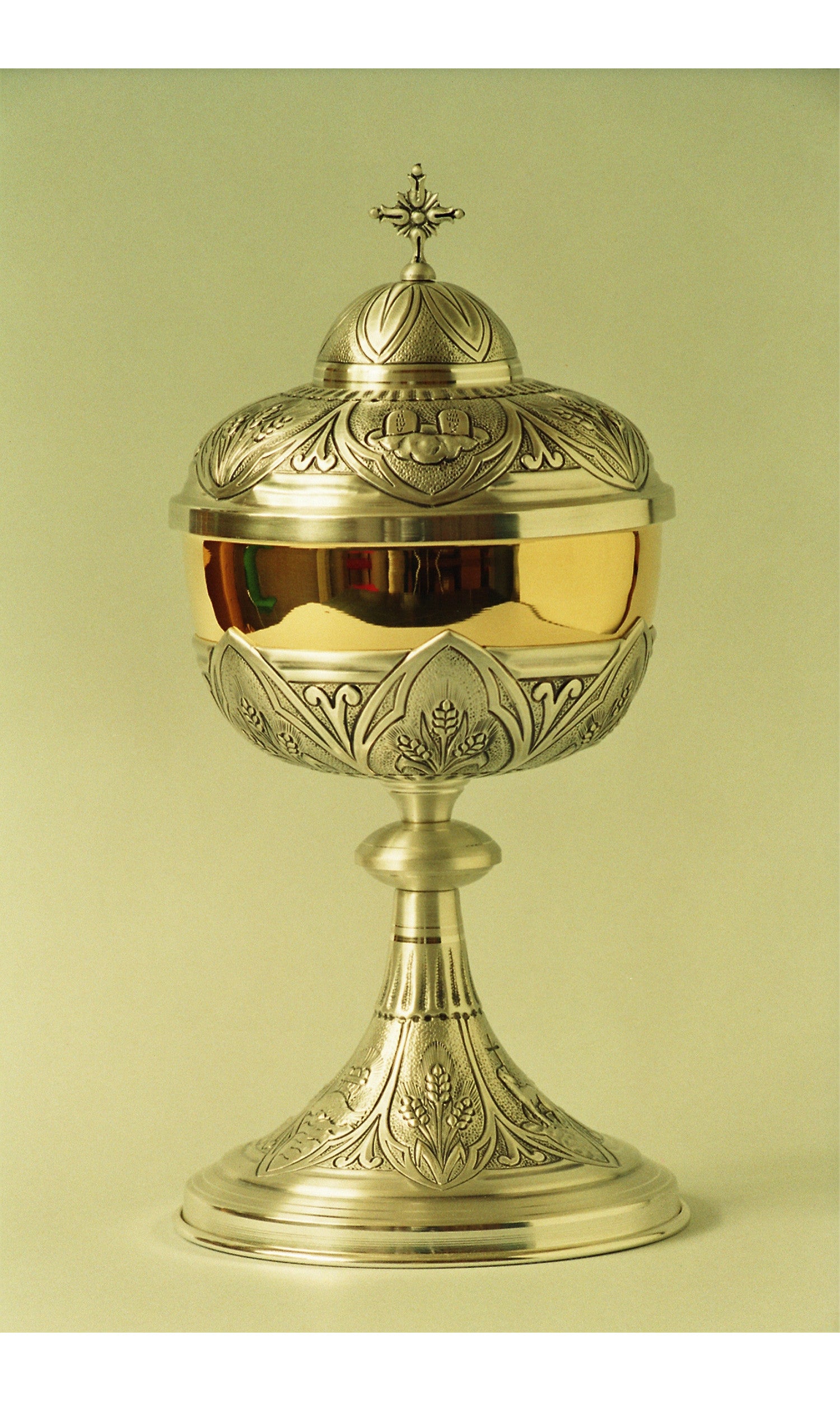 Pisside cesellata Argento con inserto Oro