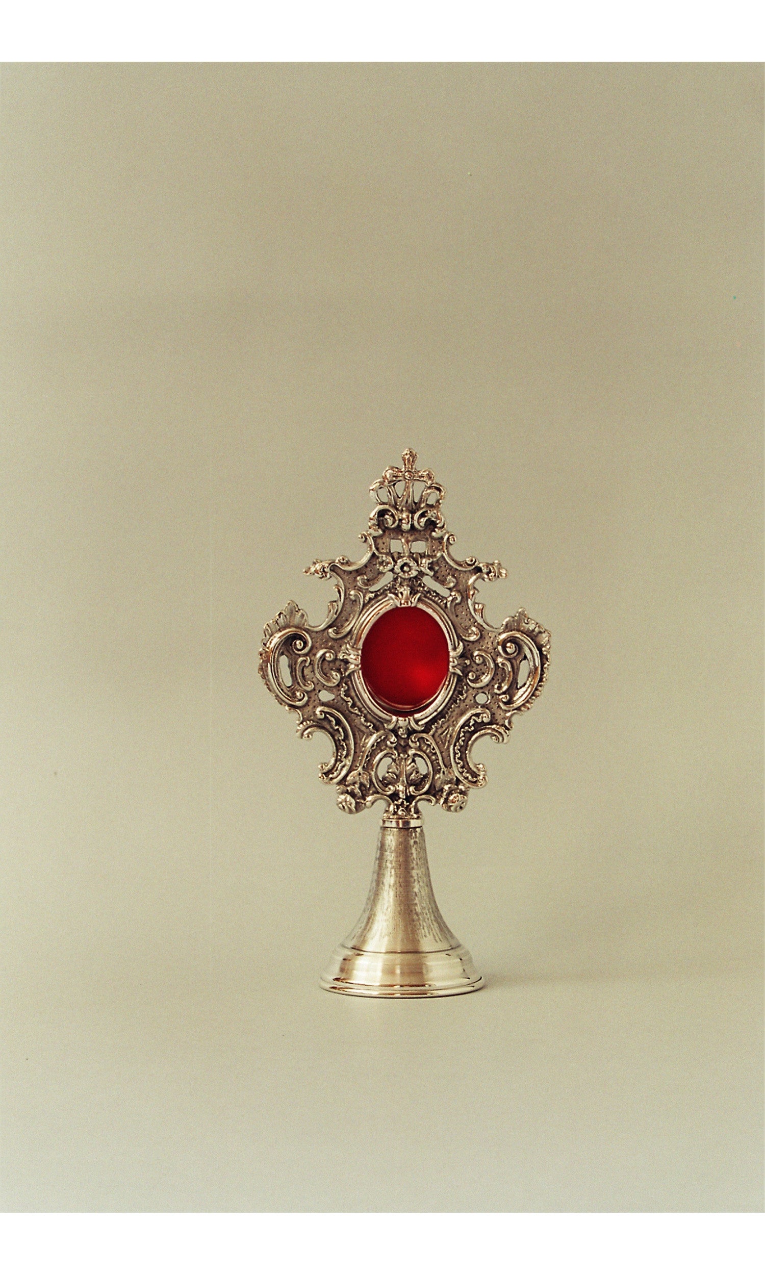 Reliquiario in Argento o in Dorato con cesellature altezza 23