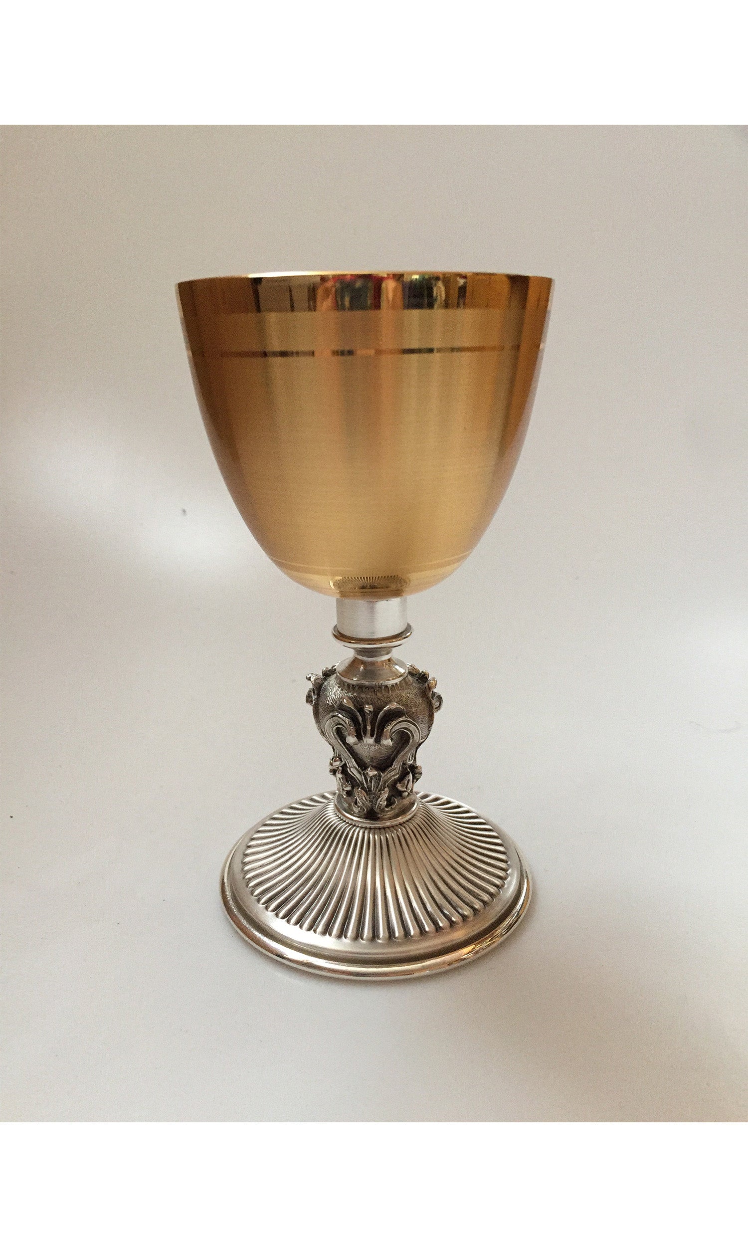 Calice coppa oro opaca e stelo argento con scanalature