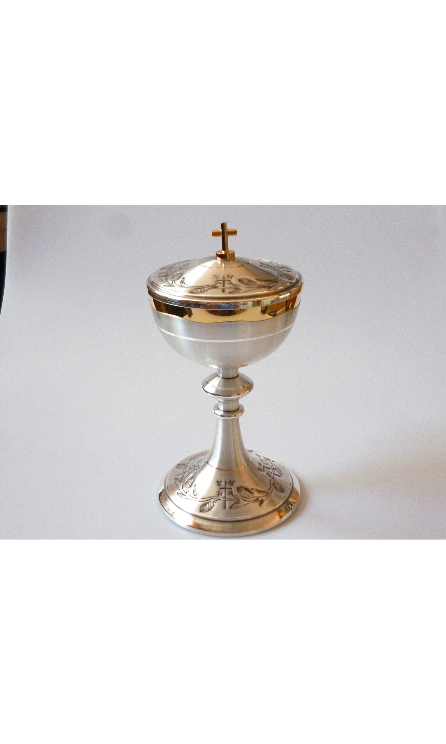 Pisside classica colore Argento satinato con coperchio oro lucido