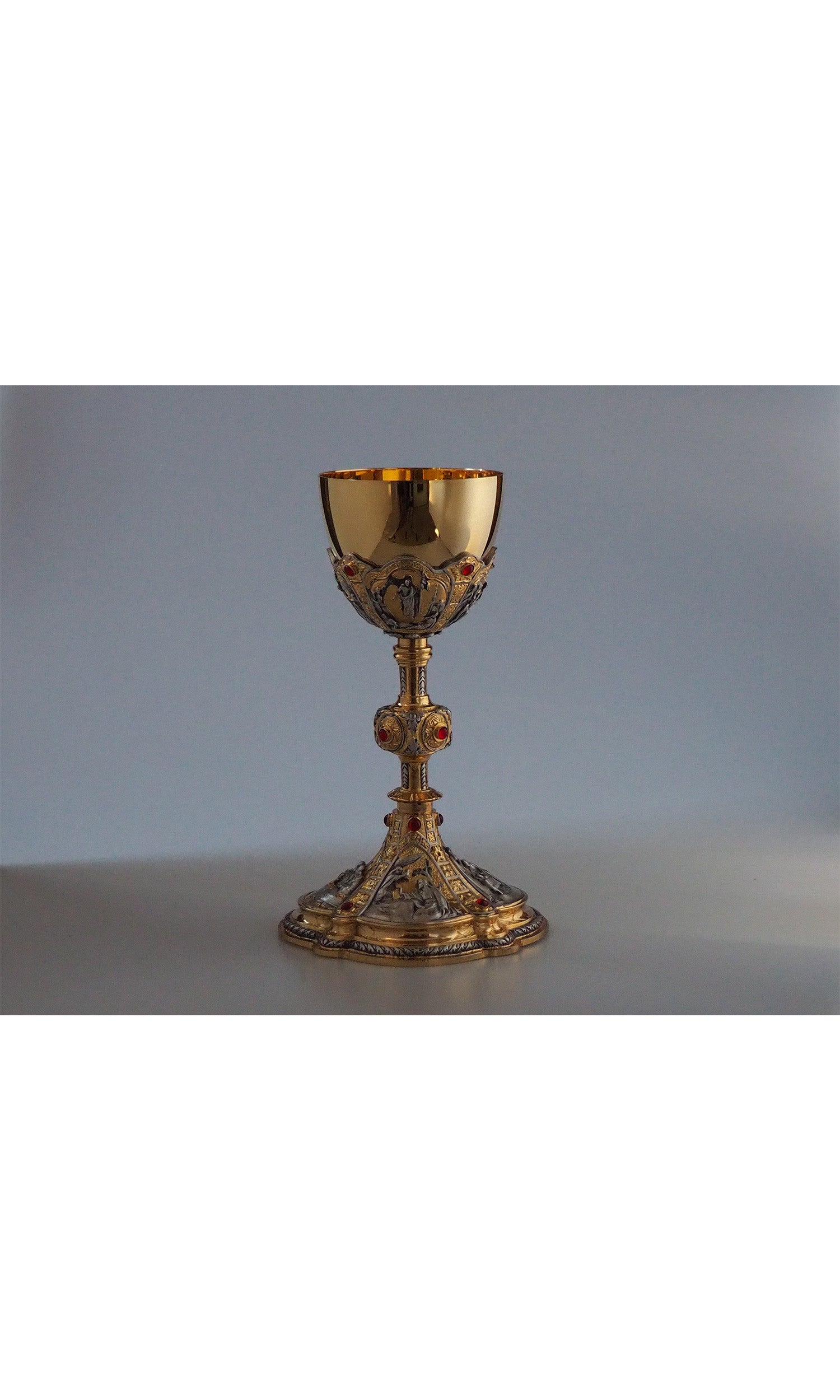 Calice in fusione di Bronzo colore Oro Decori Argento e Pietre Rosse