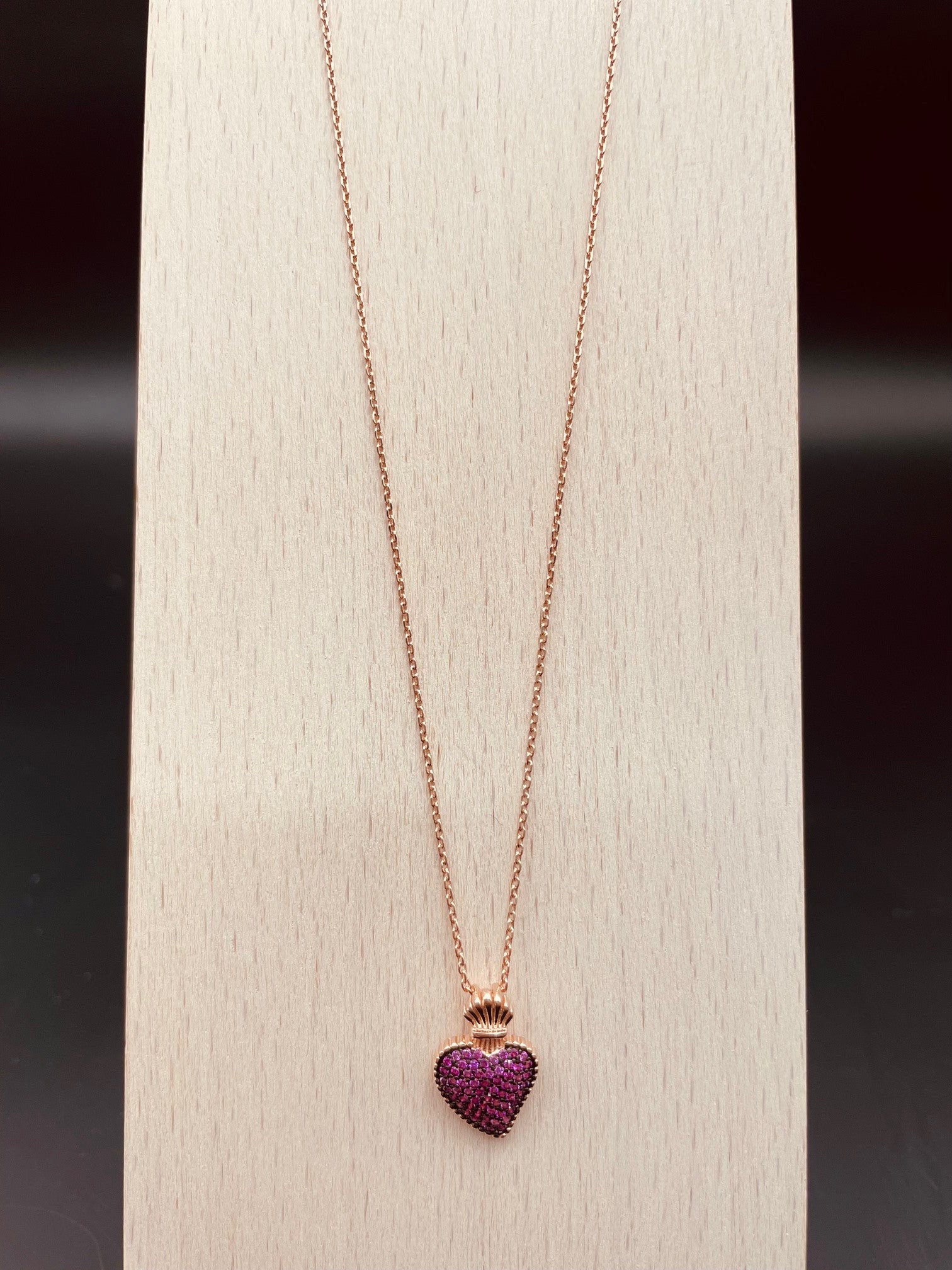 Collana rosè in argento 925 con Sacro Cuore rubino