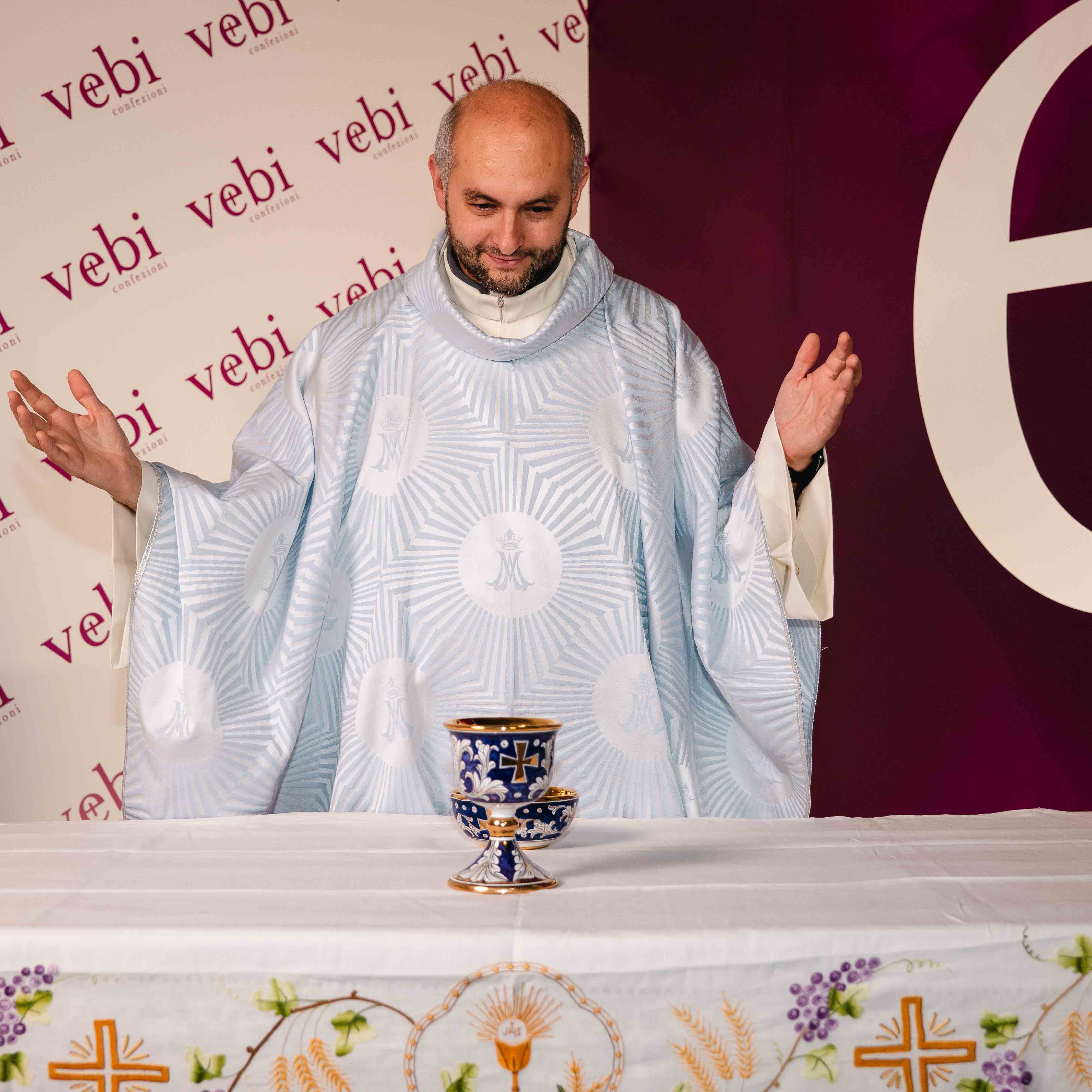 Casula Sacerdotale Mariana Motivi Rotondi e Lineari con Monogramma