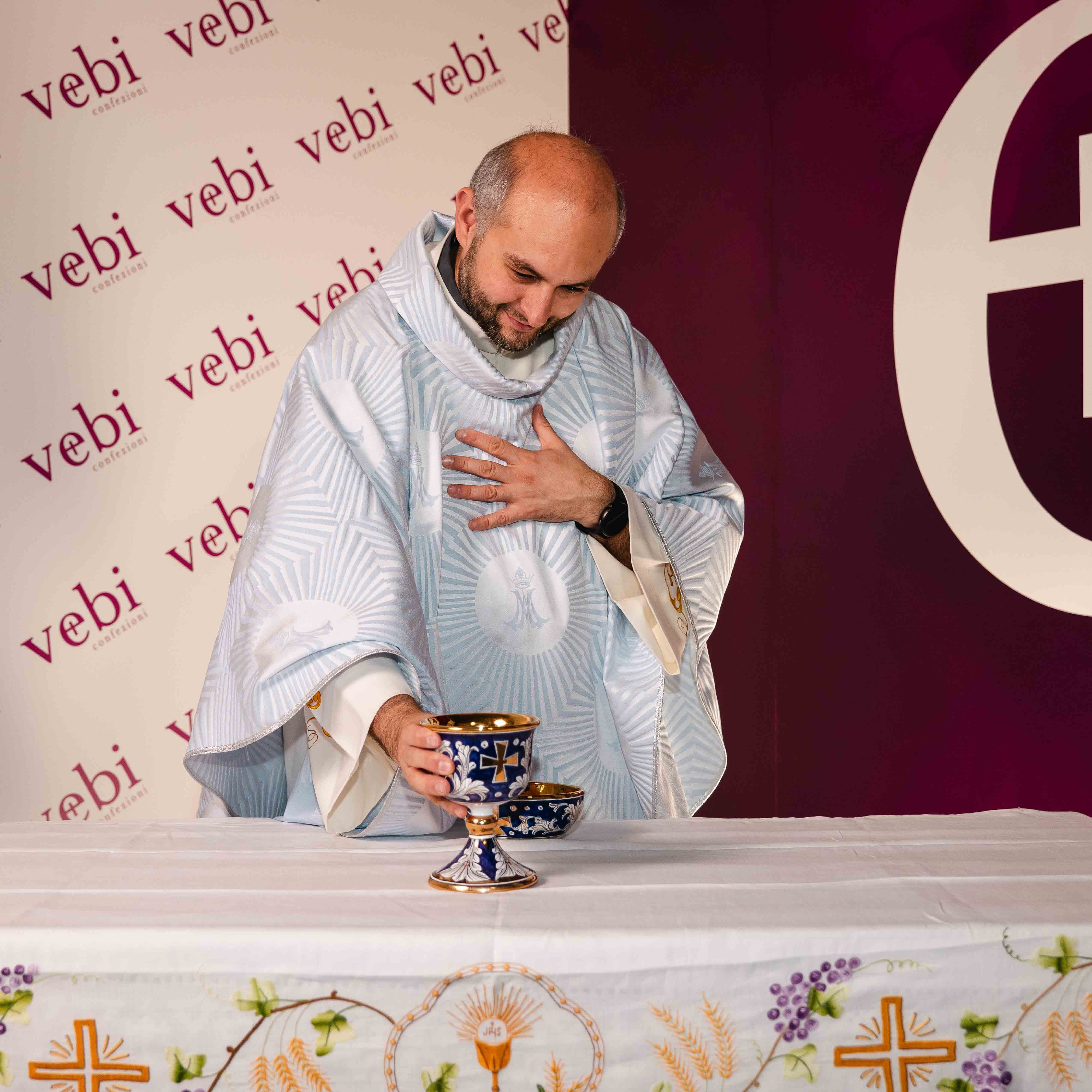 Casula Sacerdotale Mariana Motivi Rotondi e Lineari con Monogramma