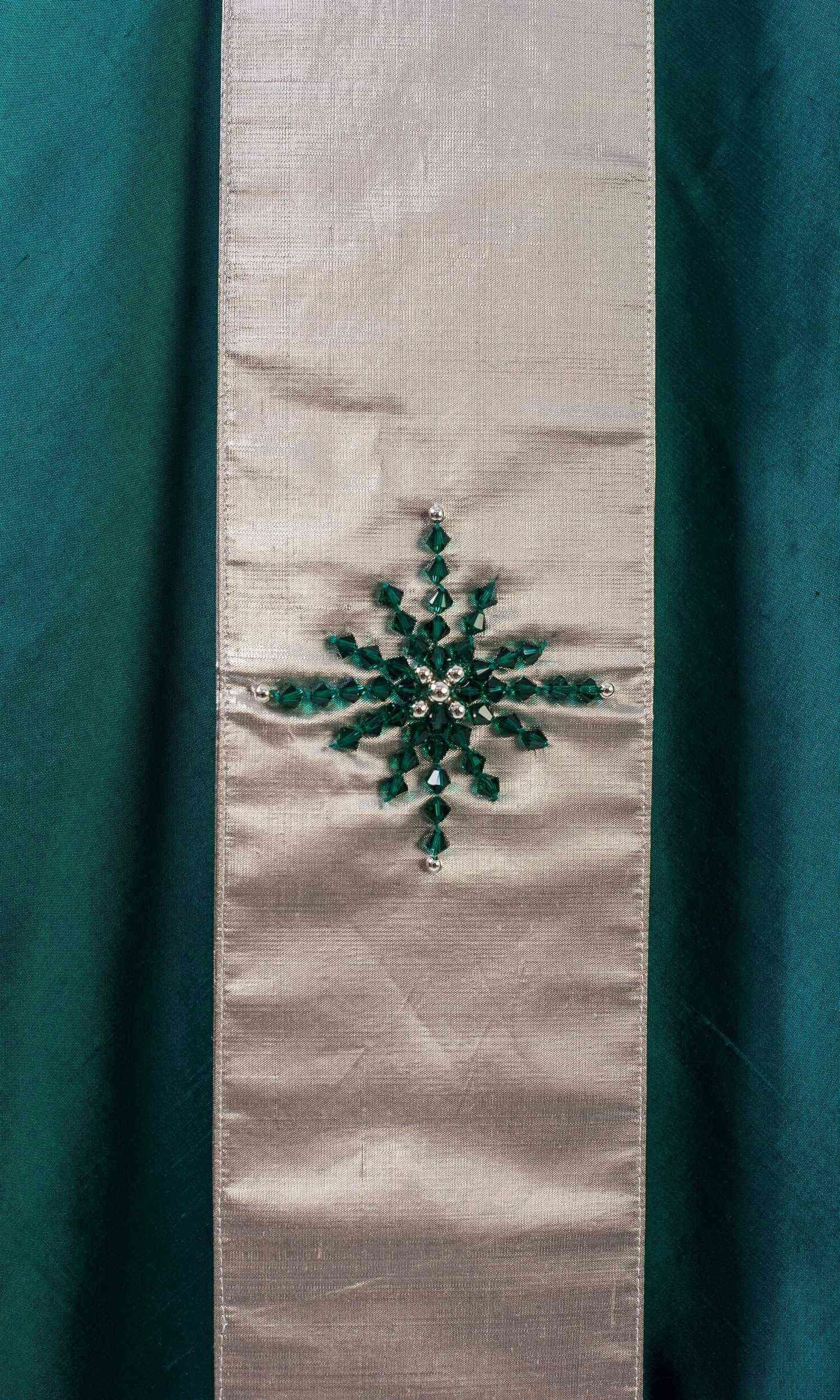 Casula verde medioevale in seta (Colori Liturgici Disponibili)