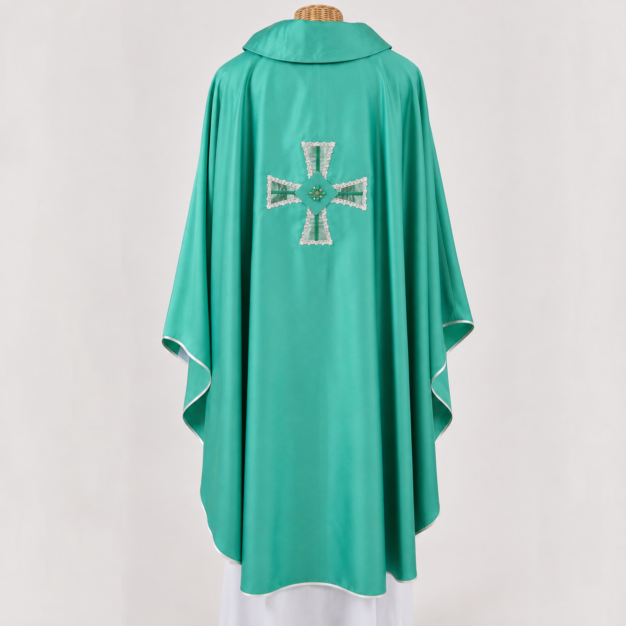 Casula liturgica verde in seta con croce