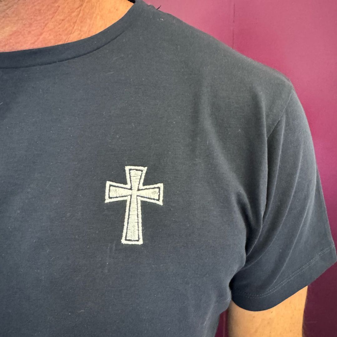 Maglia Blu Manica Corta in Morbido Cotone Italiano con Croce Bianca Ricamata