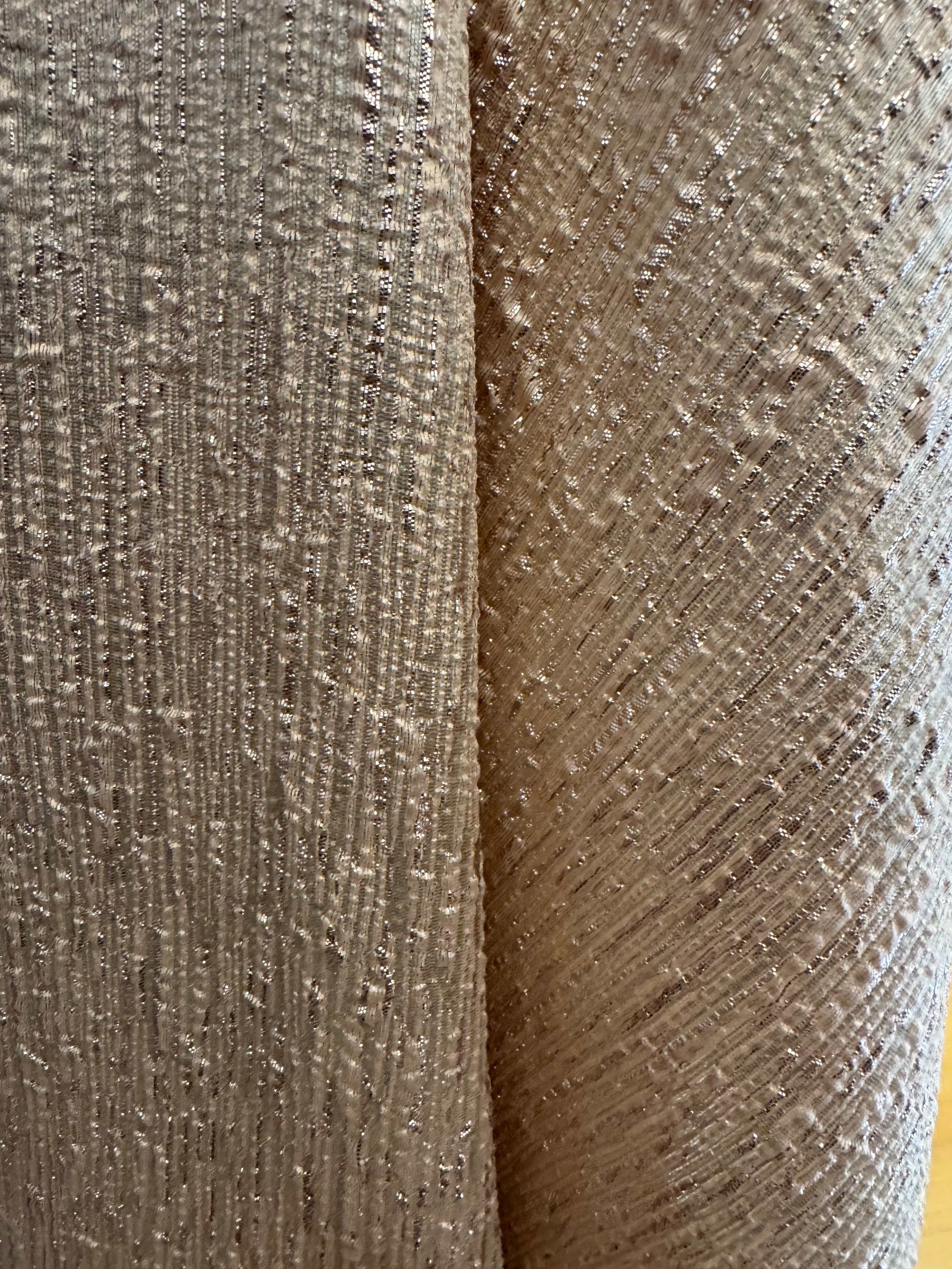 Casula rosa in tessuto 3D con stolone e collo Damasco 3D