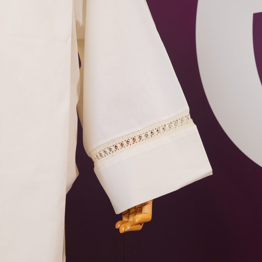Camice Sacerdotale con Piegoni in Misto Cotone con Inserti in Pizzo