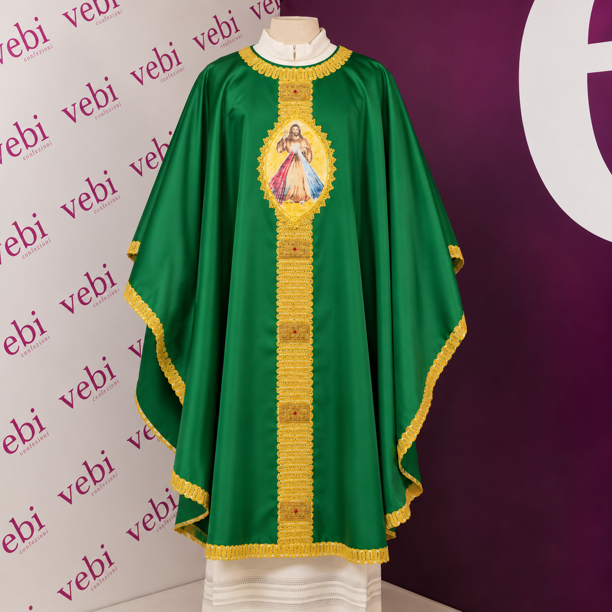Casula Raso Misto Seta con Gesù Misericordioso Dipinto a Mano (Colori Liturgici Disponibili)