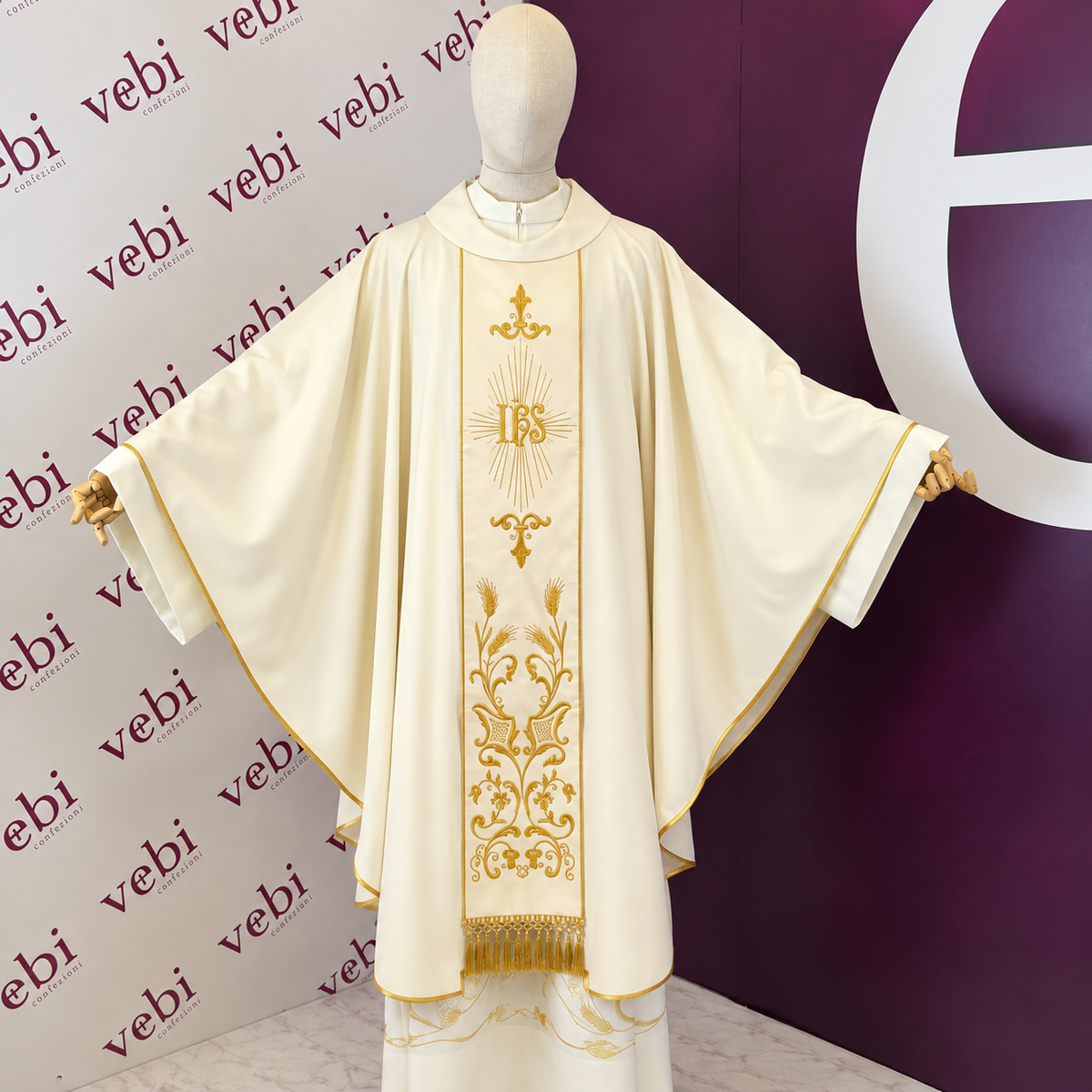 Casula in Sallia di Pura Lana con Stolone Ricamo Oro (Colori Liturgici Disponibili)