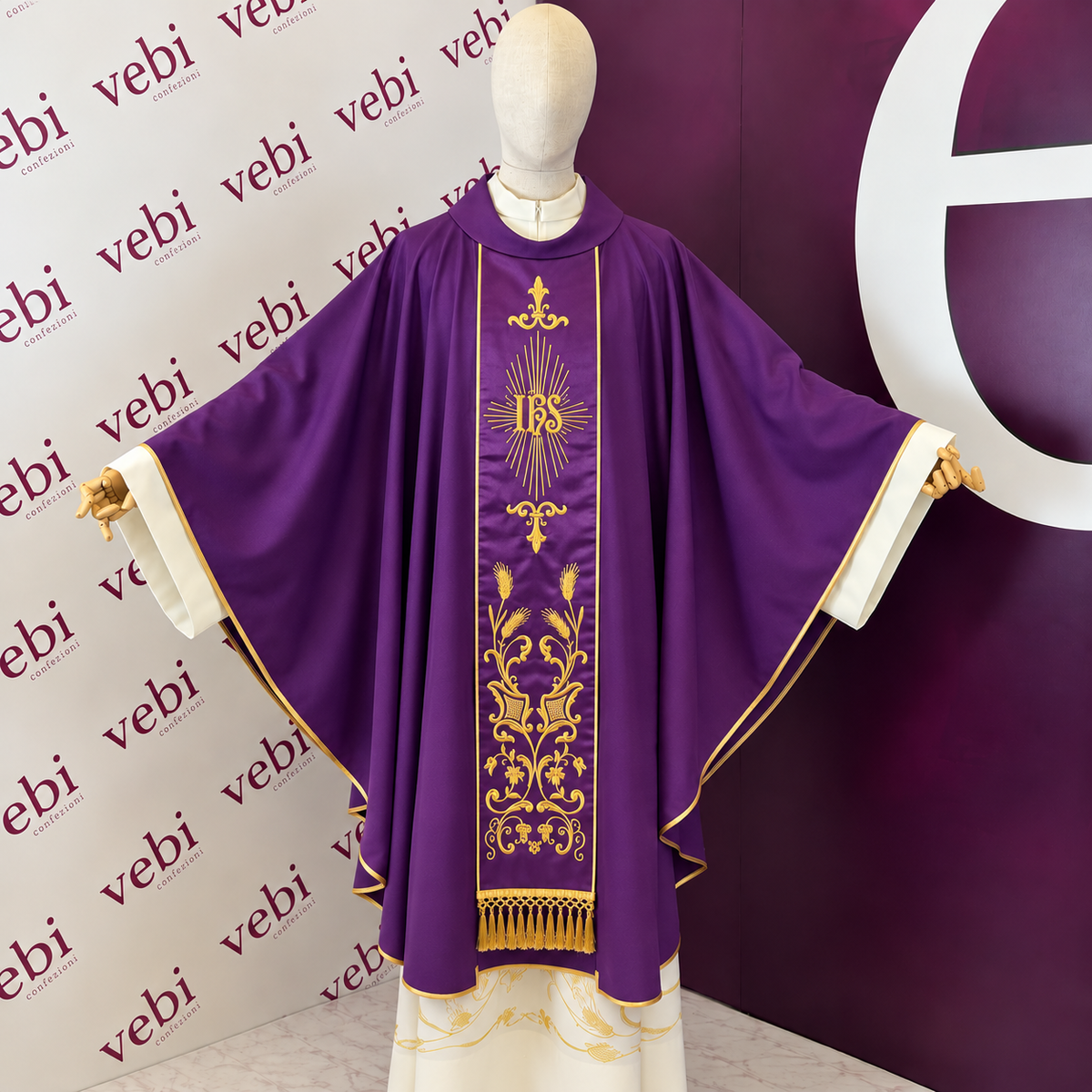 Casula in Sallia di Pura Lana con Stolone Ricamo Oro (Colori Liturgici Disponibili)