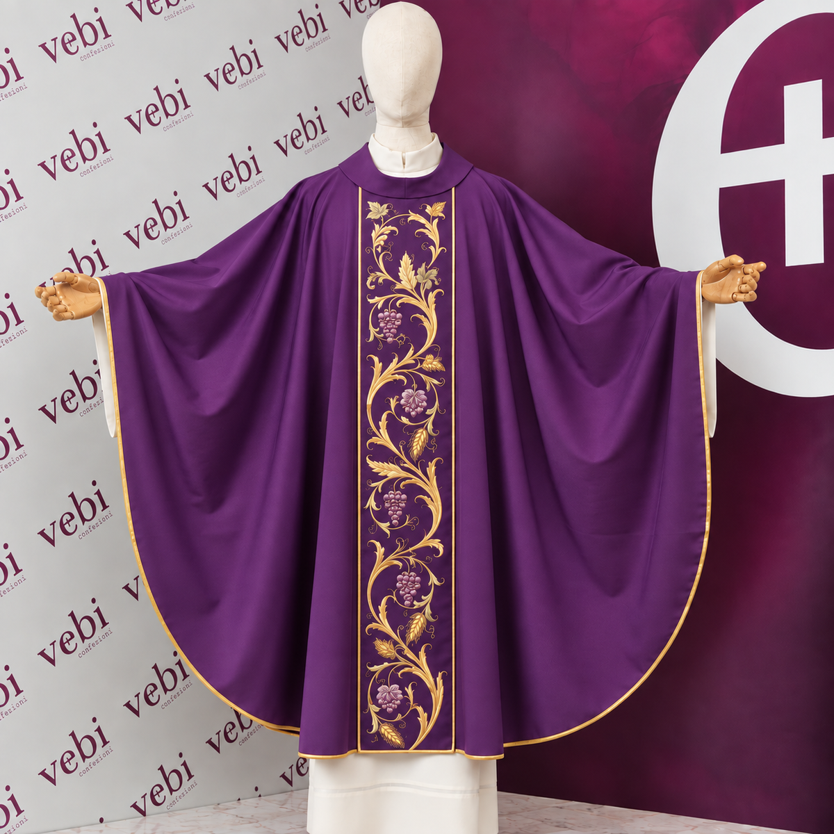Casula con Stolone Ricamato in Oro – Disponibile nei colori liturgici