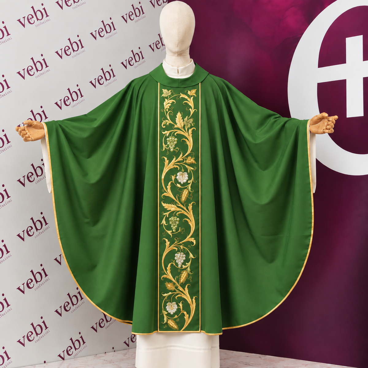 Casula con Stolone Ricamato in Oro – Disponibile nei colori liturgici