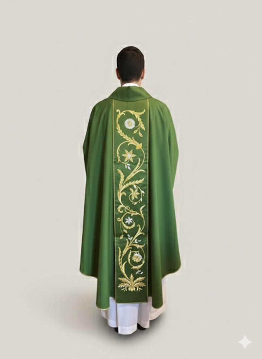 Casula verde in lana con stolone ricamato oro