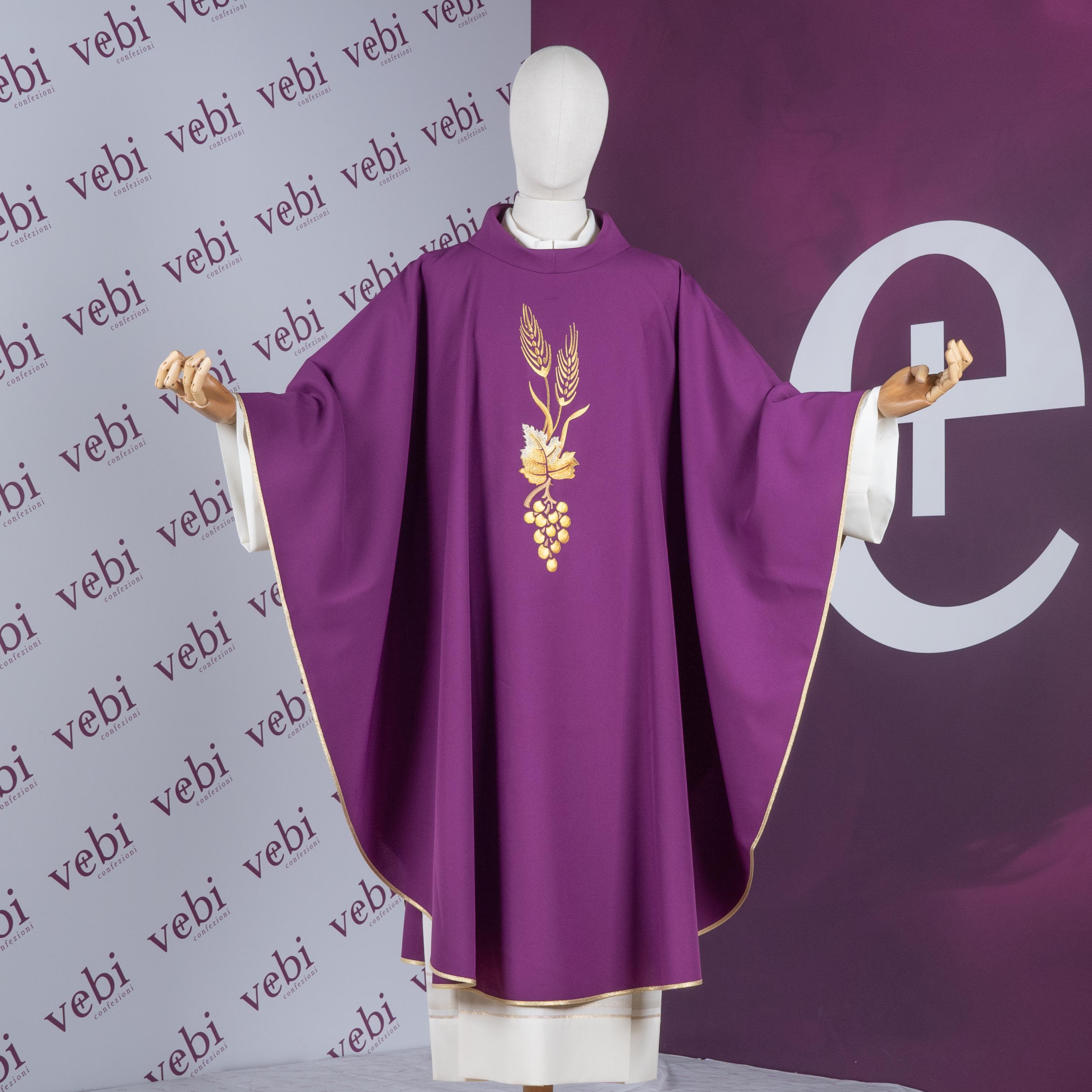 Casula per Sacerdote con Ricamo Oro Spiga ed Uva (Disp. Colori Liturgici)