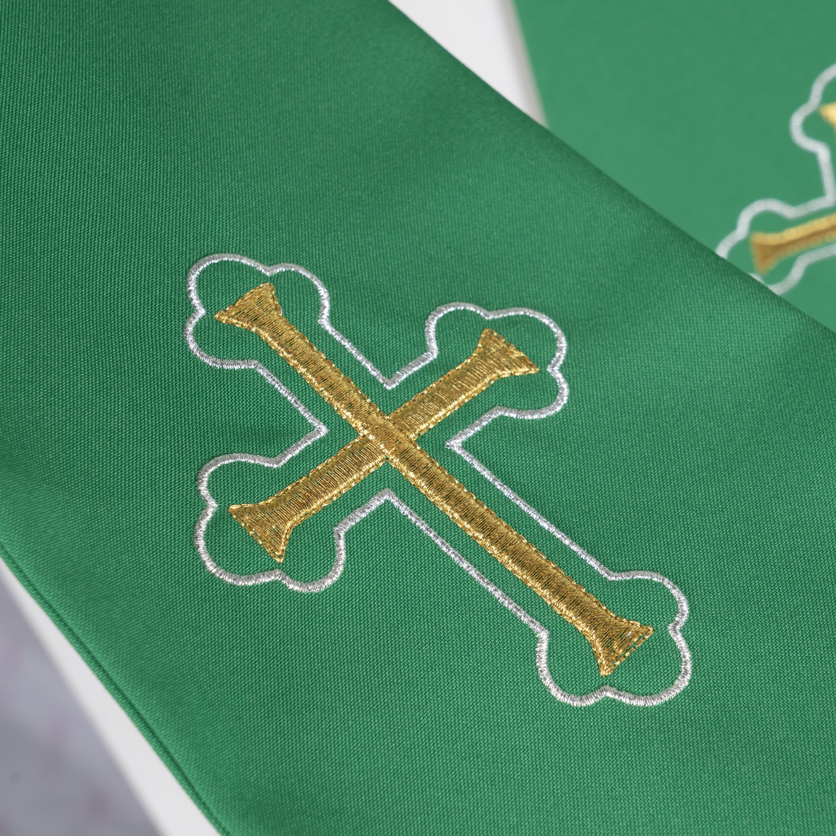 Stola Economica per Sacerdote Poliestere 100% Ricamo Croce Trilobata