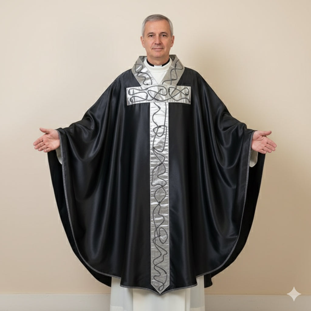 Casula in Seta con Stolone Argento