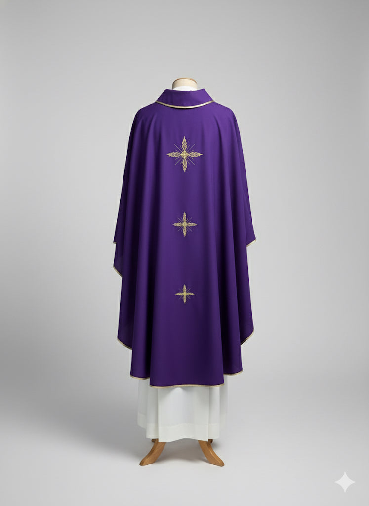 Casula da Sacerdote Ricamo tre croci Dettaglio Spalle (Disponibile Colori liturgici, Rosa e Nero)
