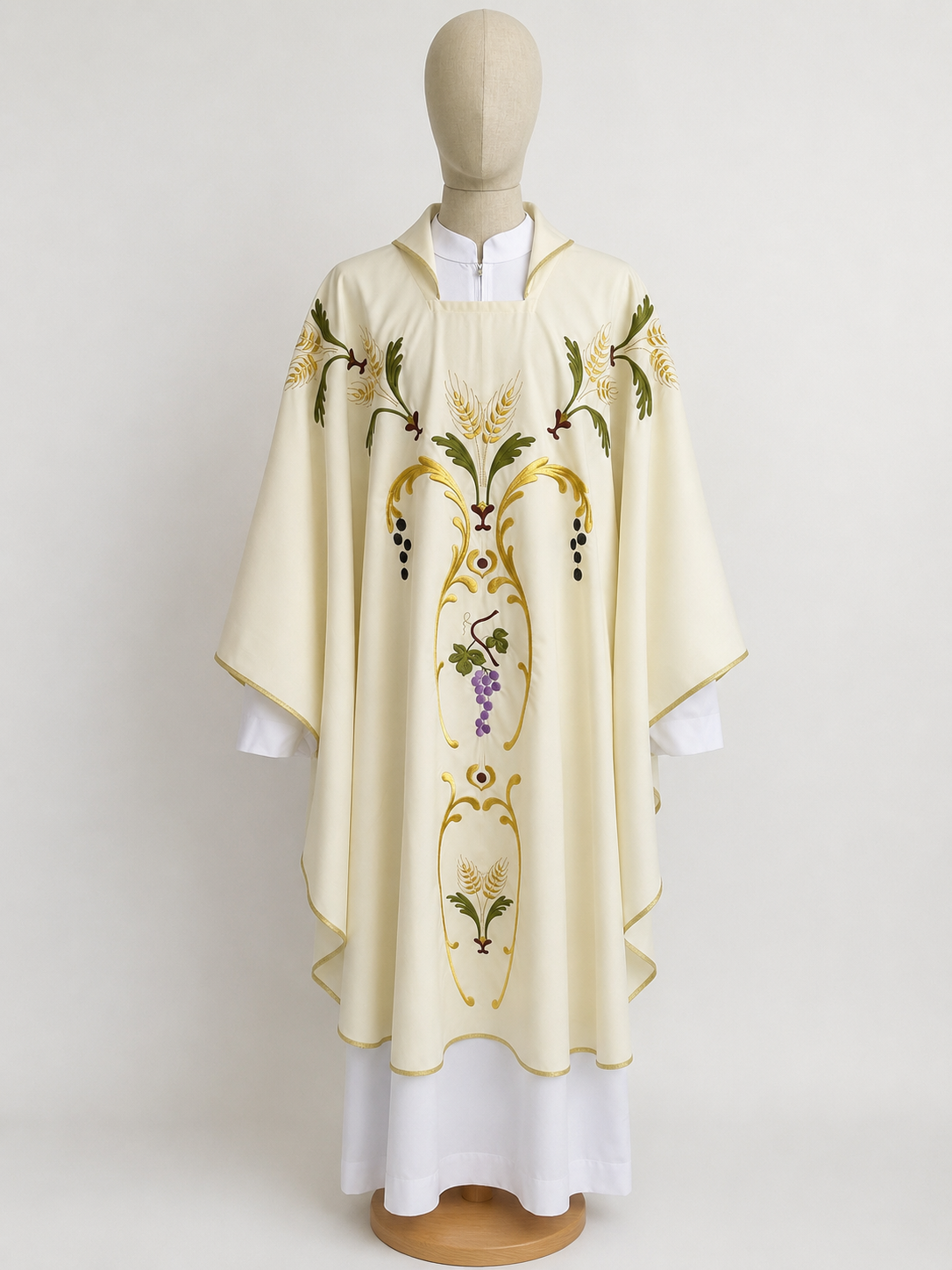Casula Liturgica in Pura Lana Ricamo uva e motivi barocchi colorato