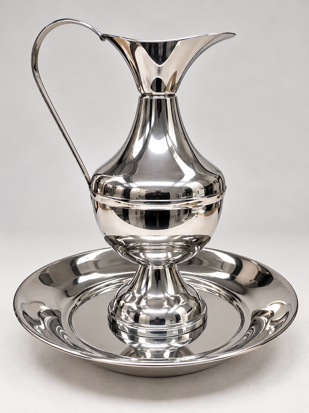 Brocca con bacile in ottone argentato