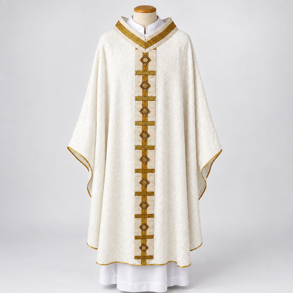 Casula Liturgica Avorio in Seta Bouclé e Stolone Lavorato a Mano